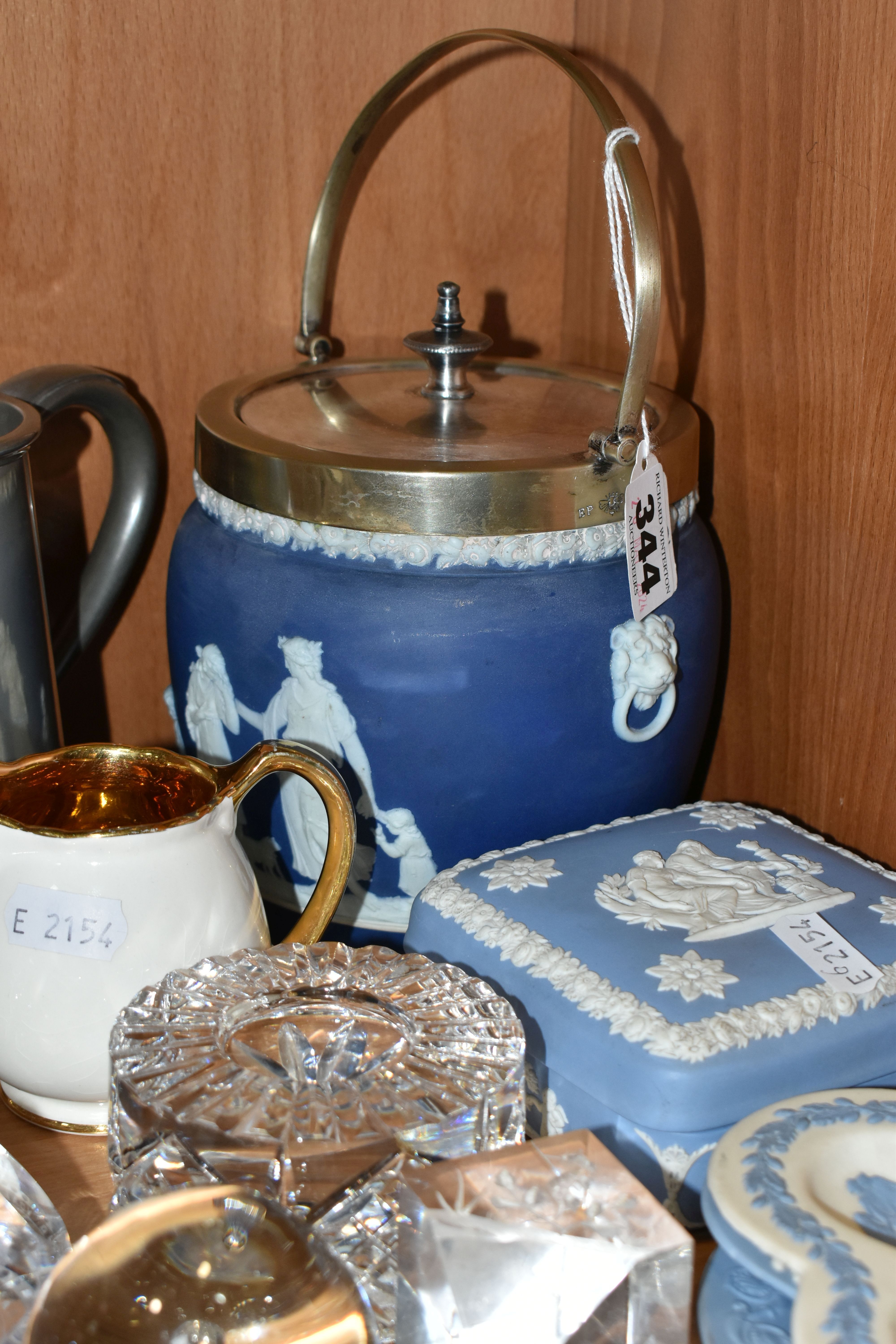 A GROUP OF CERAMICS, GLASS AND METALWARE, to include a Wedgwood blue dipped Jasperware biscuit - Image 6 of 6