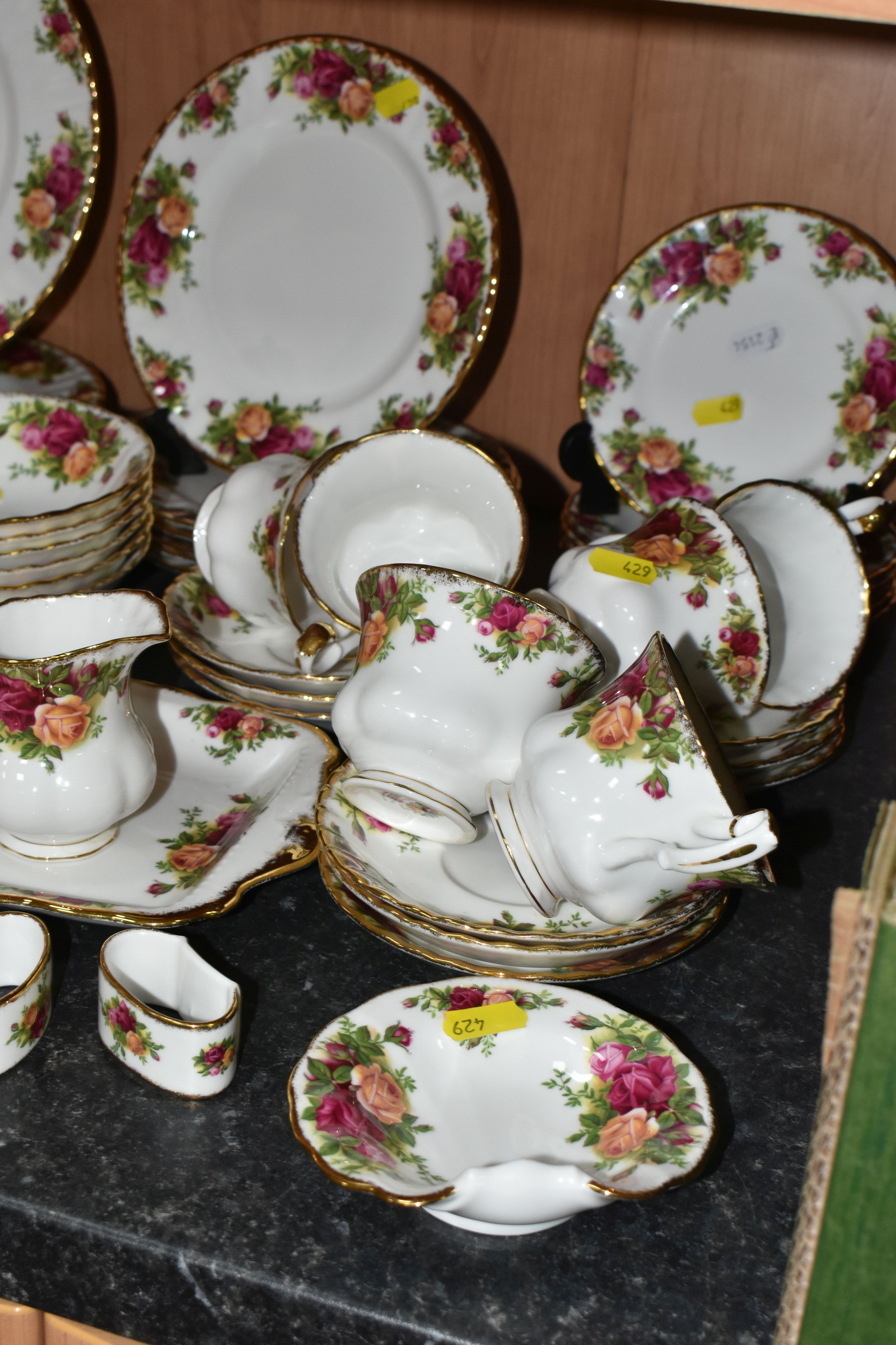 A LARGE QUANTITY OF ROYAL WORCESTER 'OLD COUNTRY ROSES' PATTERN TEAWARE, comprising one teapot, - Image 3 of 5