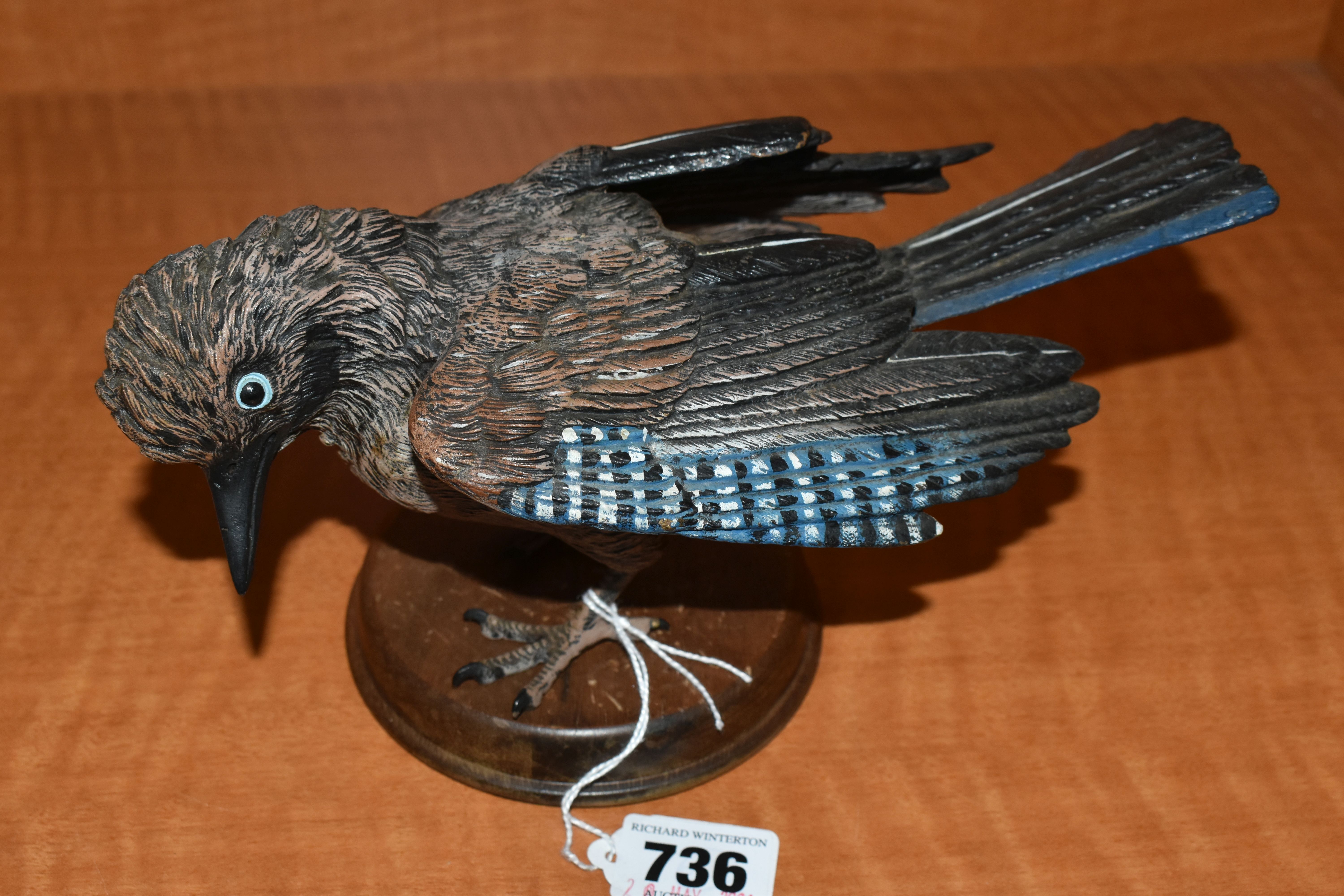 A MODERN COLD PAINTED BRONZE NEAR LIFE SIZE MODEL OF A JAY, with wings partly splayed and head - Bild 2 aus 6