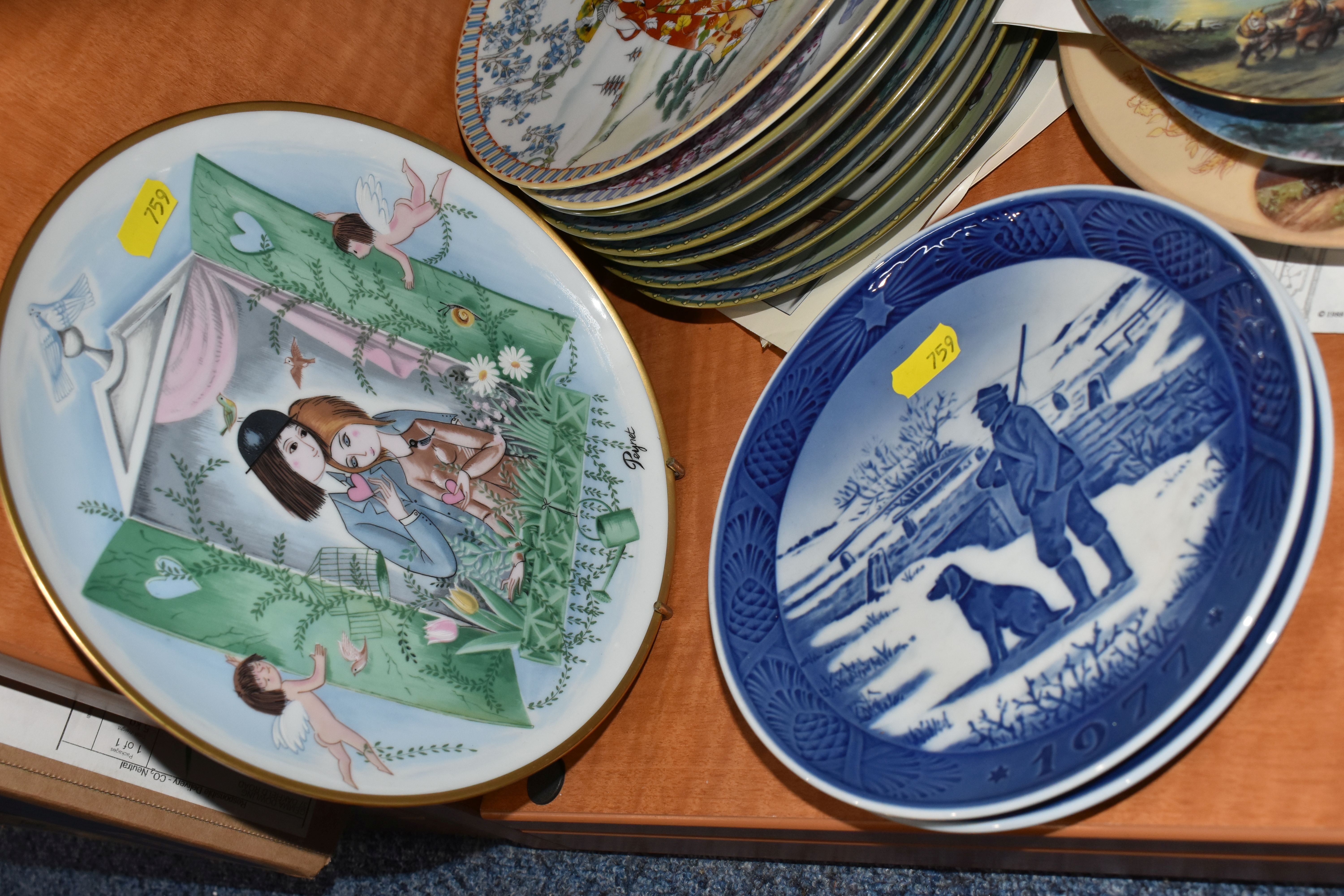 A SET OF TWELVE ROYAL WORCESTER MONTHS OF THE YEAR COLLECTORS PLATES WITH SCENES BY PETER BARRETT, A - Image 7 of 8