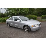 A 2004 VOLVO S60 D5 SE FOUR DOOR SALOON CAR IN SILVER, with a 2401cc diesel engine, 5 speed manual