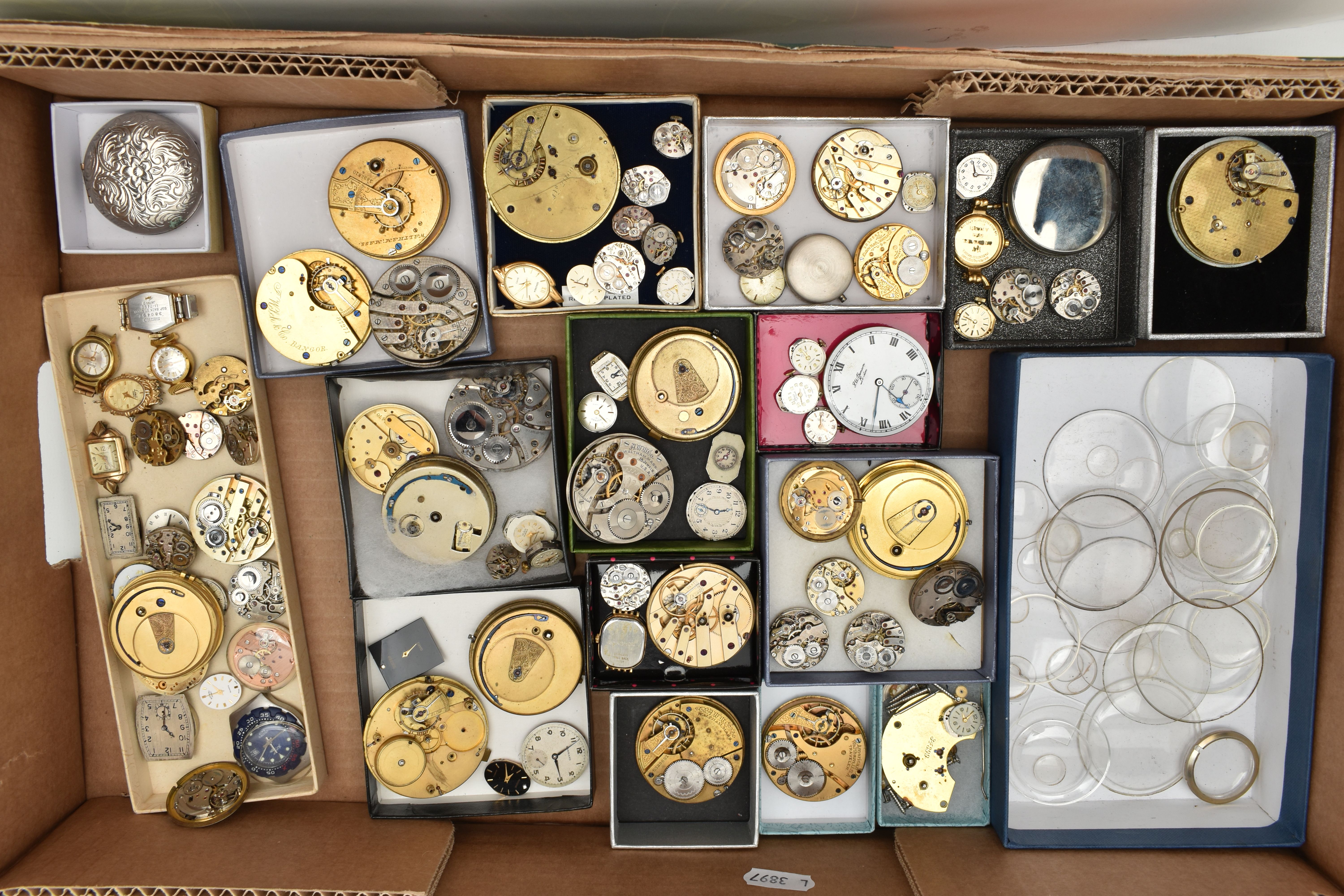 A BOX OF ASSORTED WATCH PARTS, to include a large selection of watch movements, names to include - Bild 5 aus 11