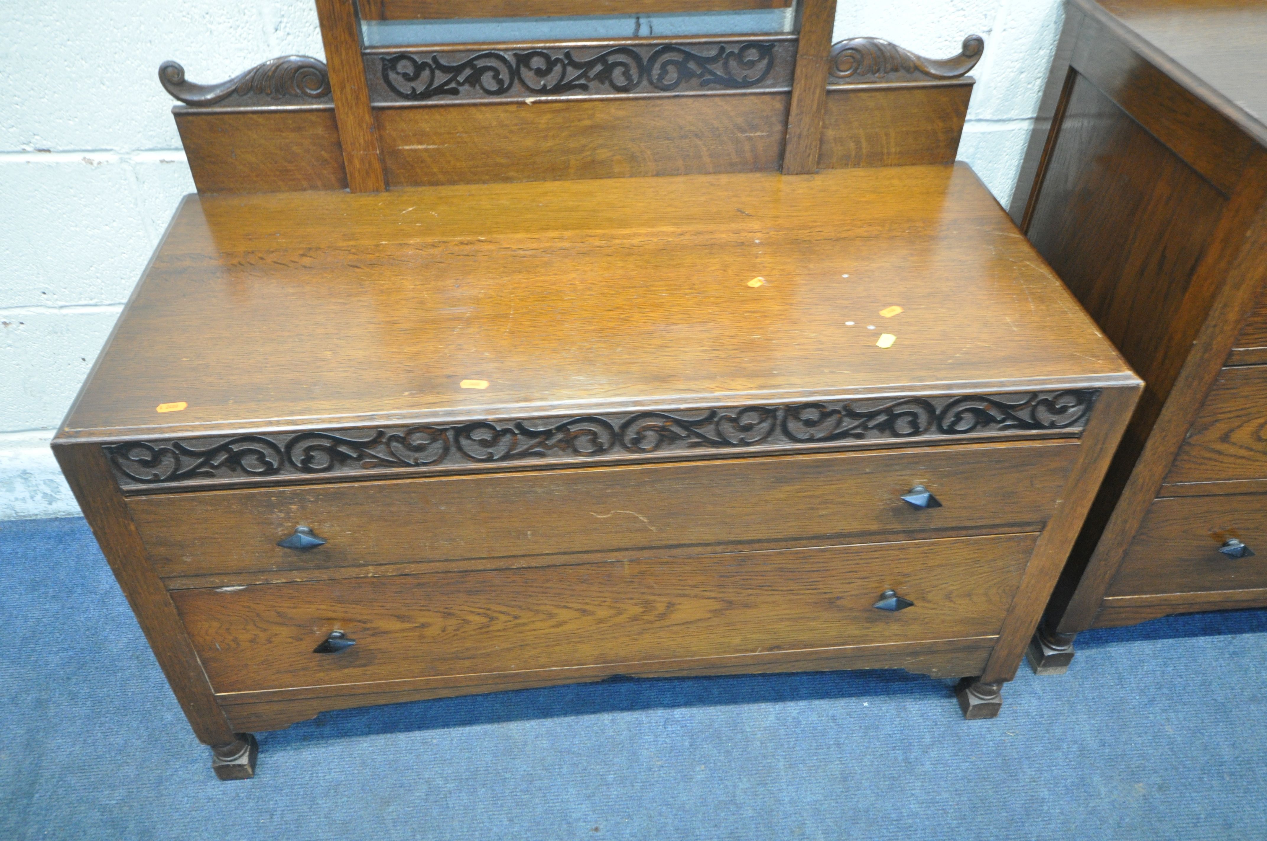 AN EARLY 20TH CENTURY OAK CHEST OF THREE LONG DRAWERS, width 91cm x depth 47cm x height 83cm, - Image 3 of 4