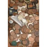 A BOX OF ASSORTED COINAGE, to include a small quantity of silver coins, approximate gross weight