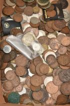 A BOX OF ASSORTED COINAGE, to include a small quantity of silver coins, approximate gross weight