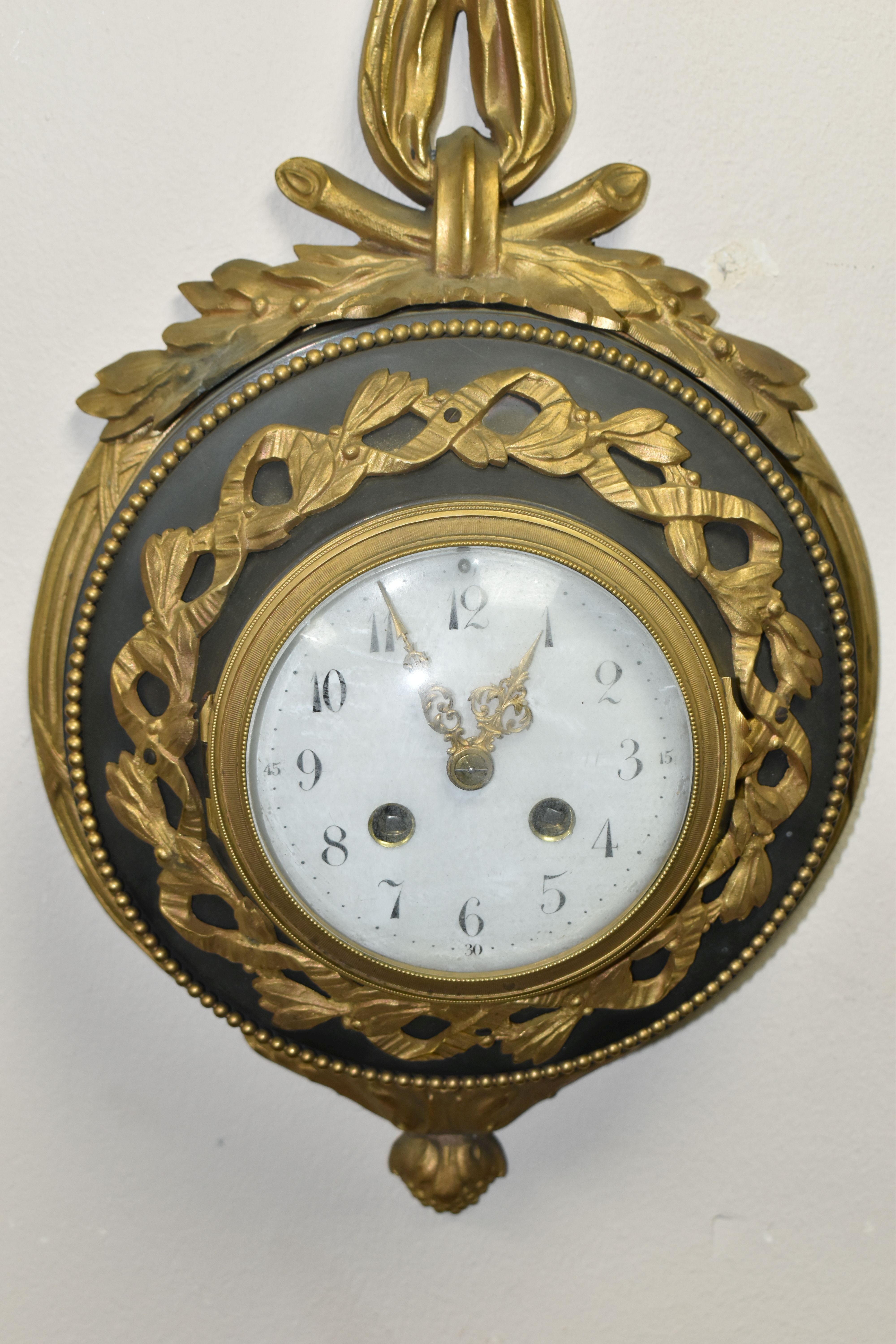 A LATE 19TH / EARLY 20TH CENTURY CARTEL CLOCK BY SAMUEL MARTI, cast gilt metal ribbon and wreath - Image 6 of 10