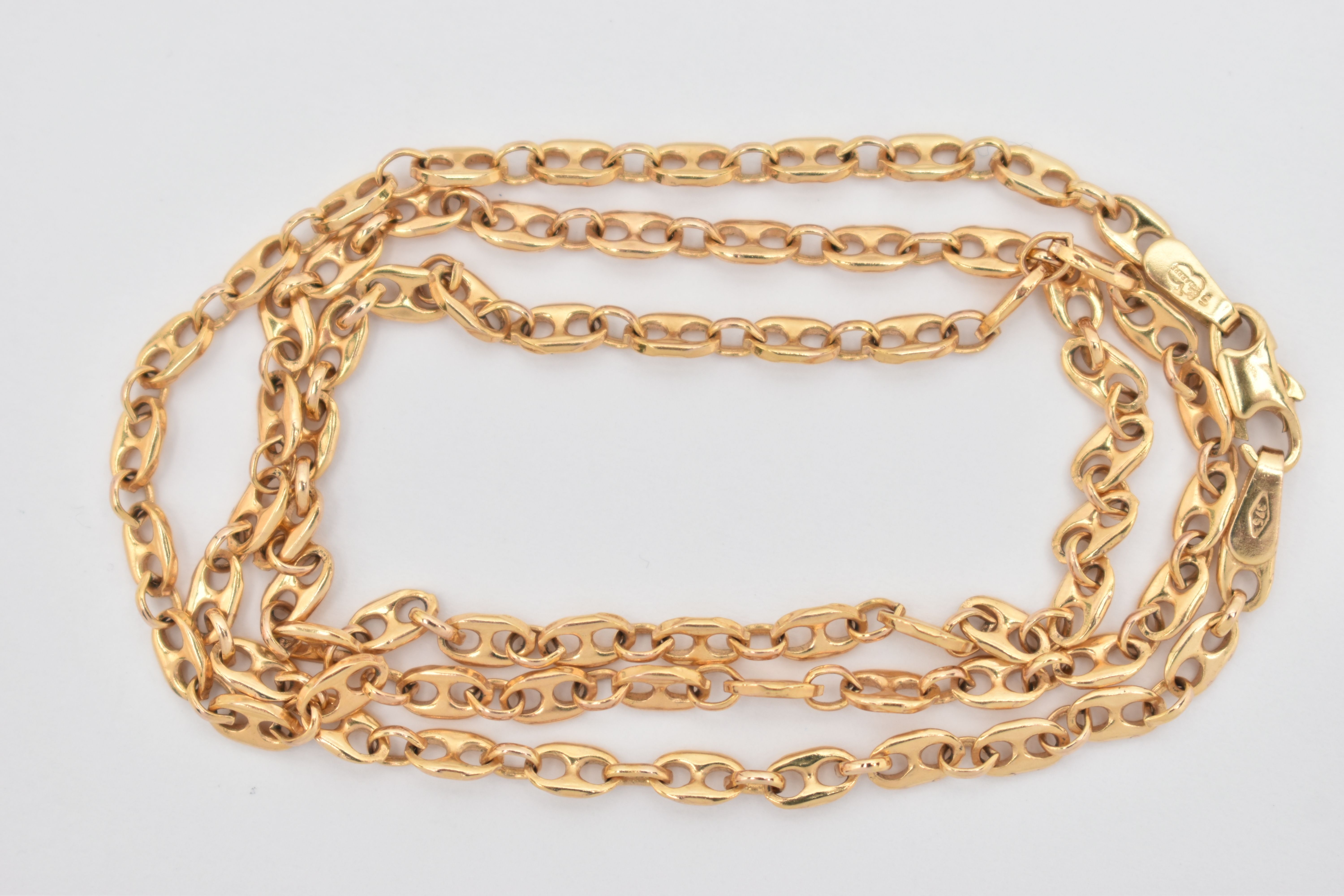 A 9CT GOLD MARNIER CHAIN, fitted with a lobster clasp, hallmarked 9ct London import, length 440mm,