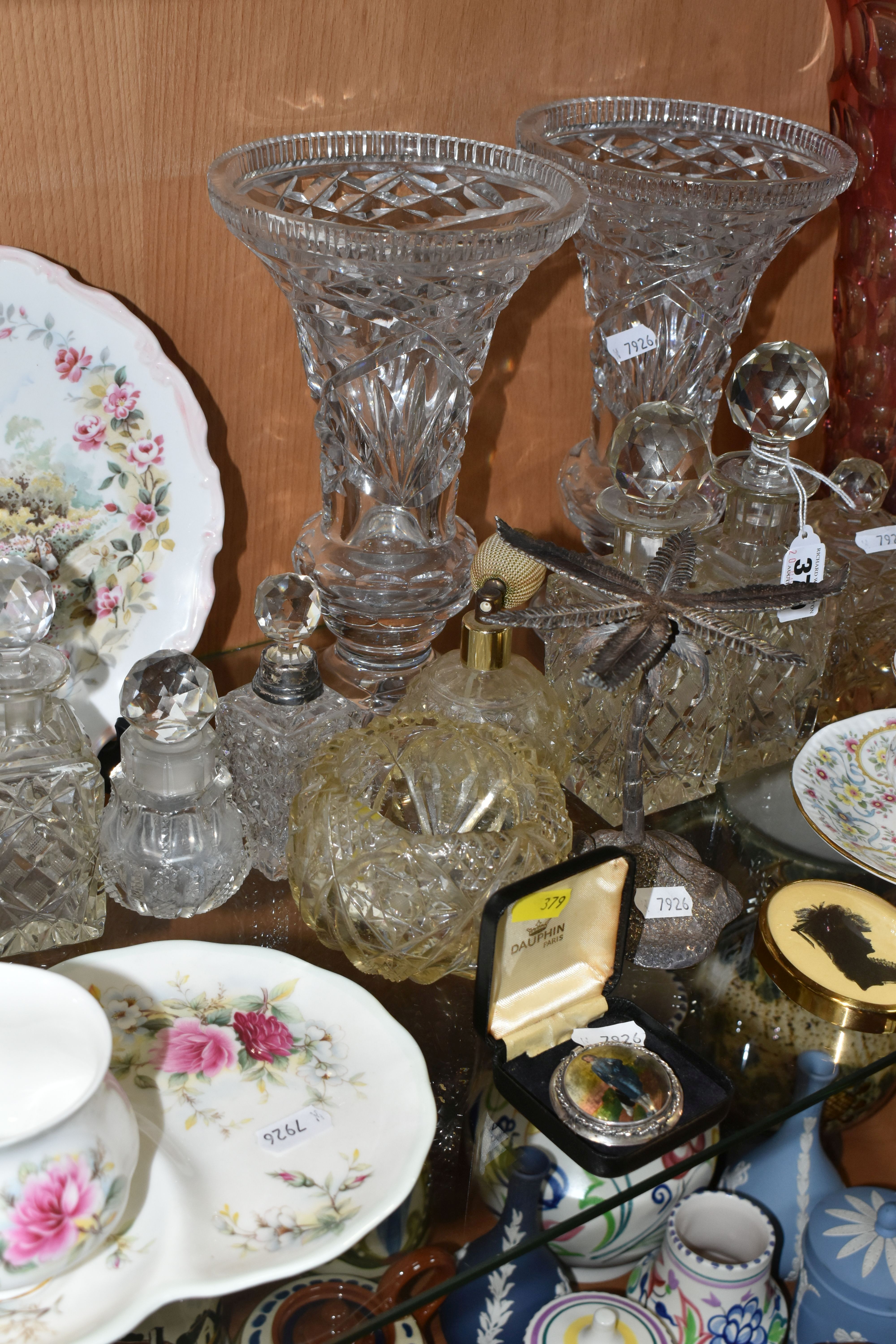 A GROUP OF VICTORIAN CUT CRYSTAL AND CERAMICS, to include a Royal Albert 'Memories' pattern tennis - Image 6 of 10