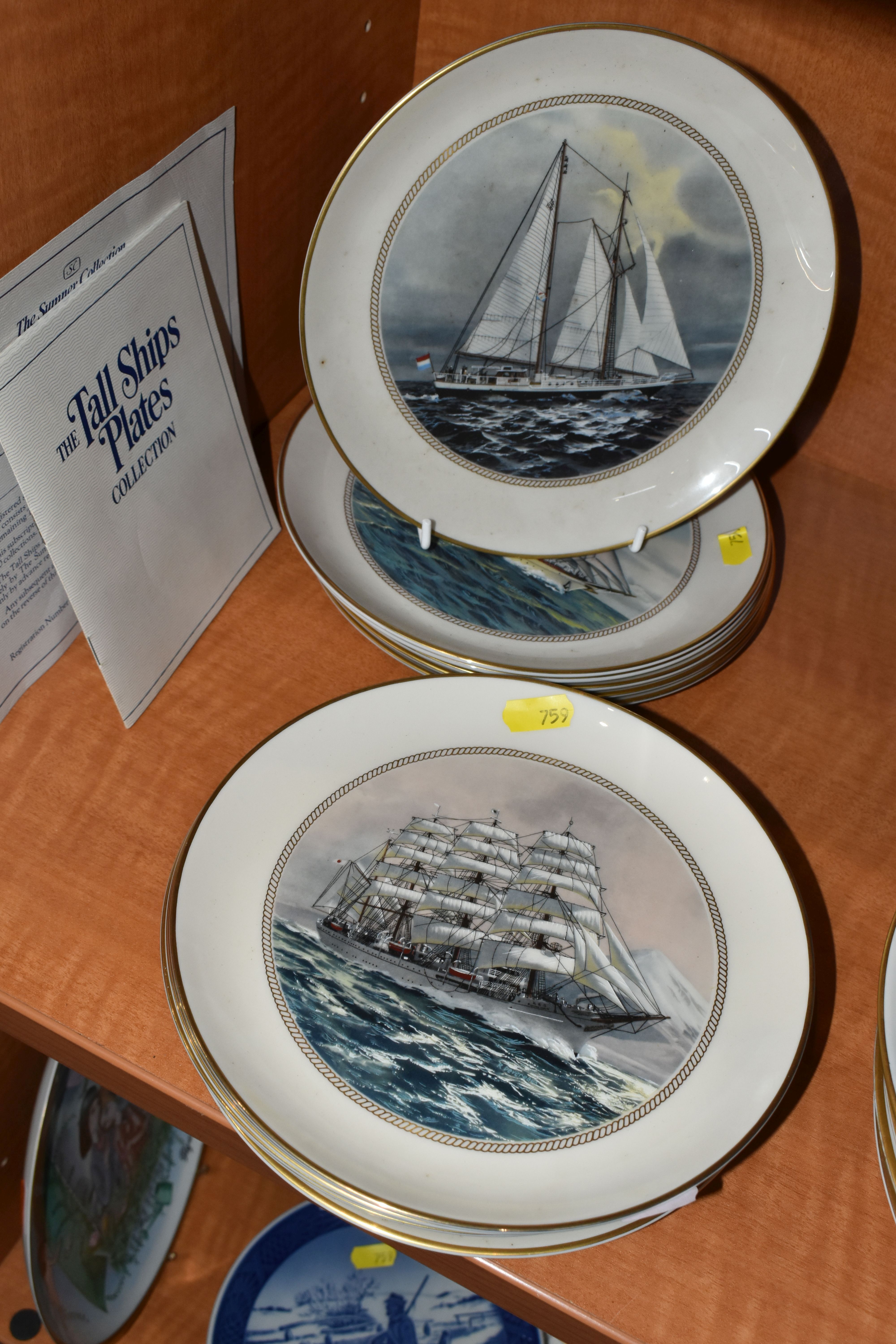 A SET OF TWELVE ROYAL WORCESTER MONTHS OF THE YEAR COLLECTORS PLATES WITH SCENES BY PETER BARRETT, A - Image 2 of 8