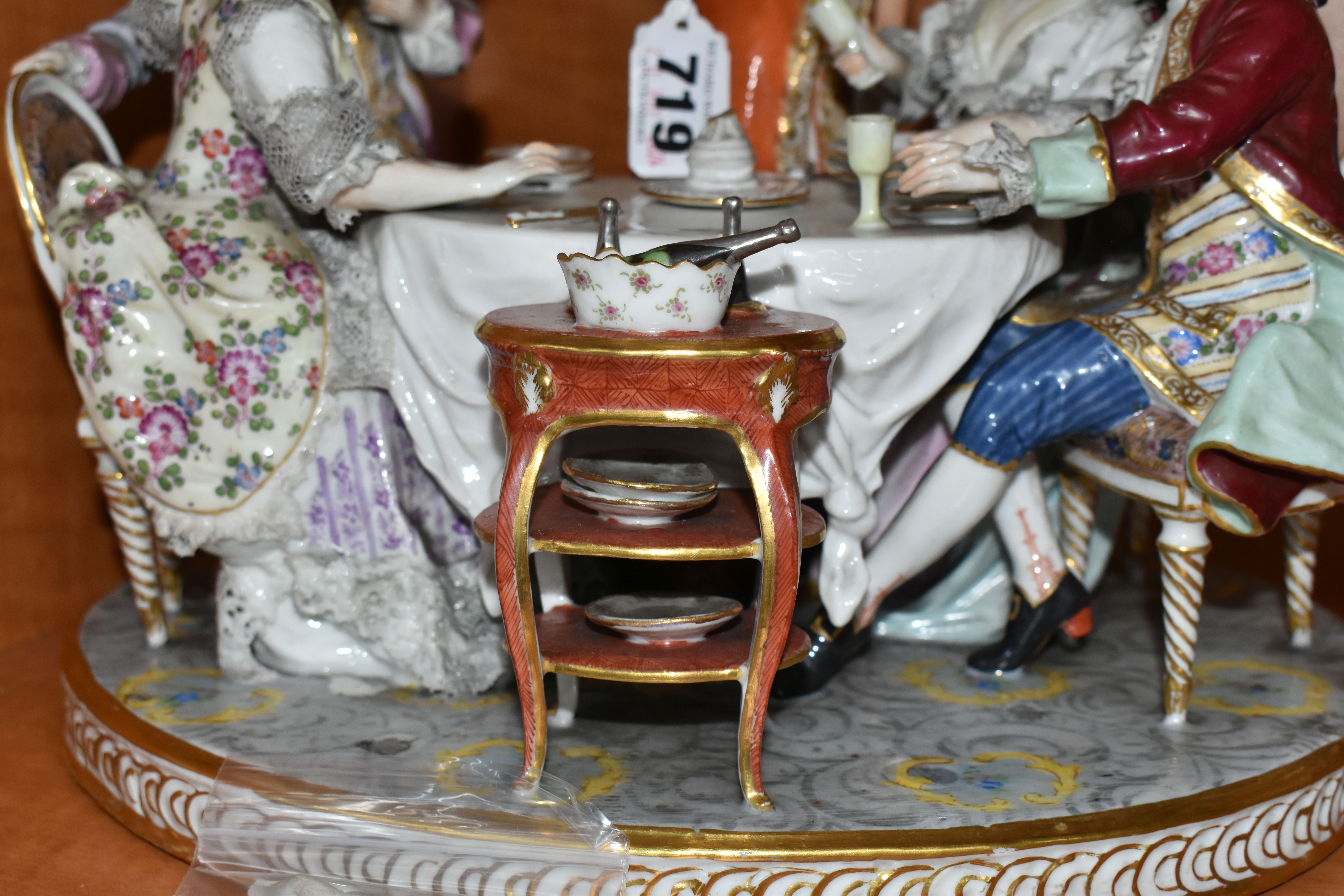 A 19TH CENTURY PARIS PORCELAIN FIGURE GROUP OF FIVE 18TH CENTURY FIGURES AROUND A DINING TABLE, with - Image 3 of 9