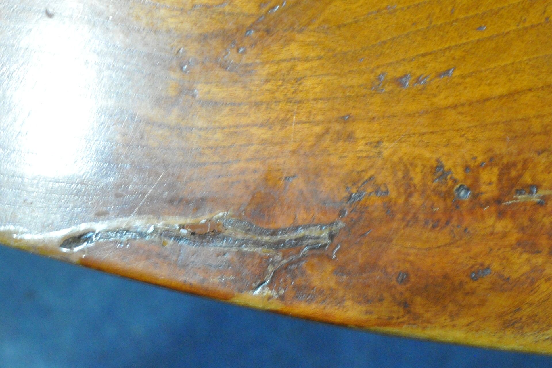 A GOOD QUALITY LARGE REPRODUCTION ELM DROP LEAF TABLE, with a single frieze drawer to each end, - Image 6 of 11