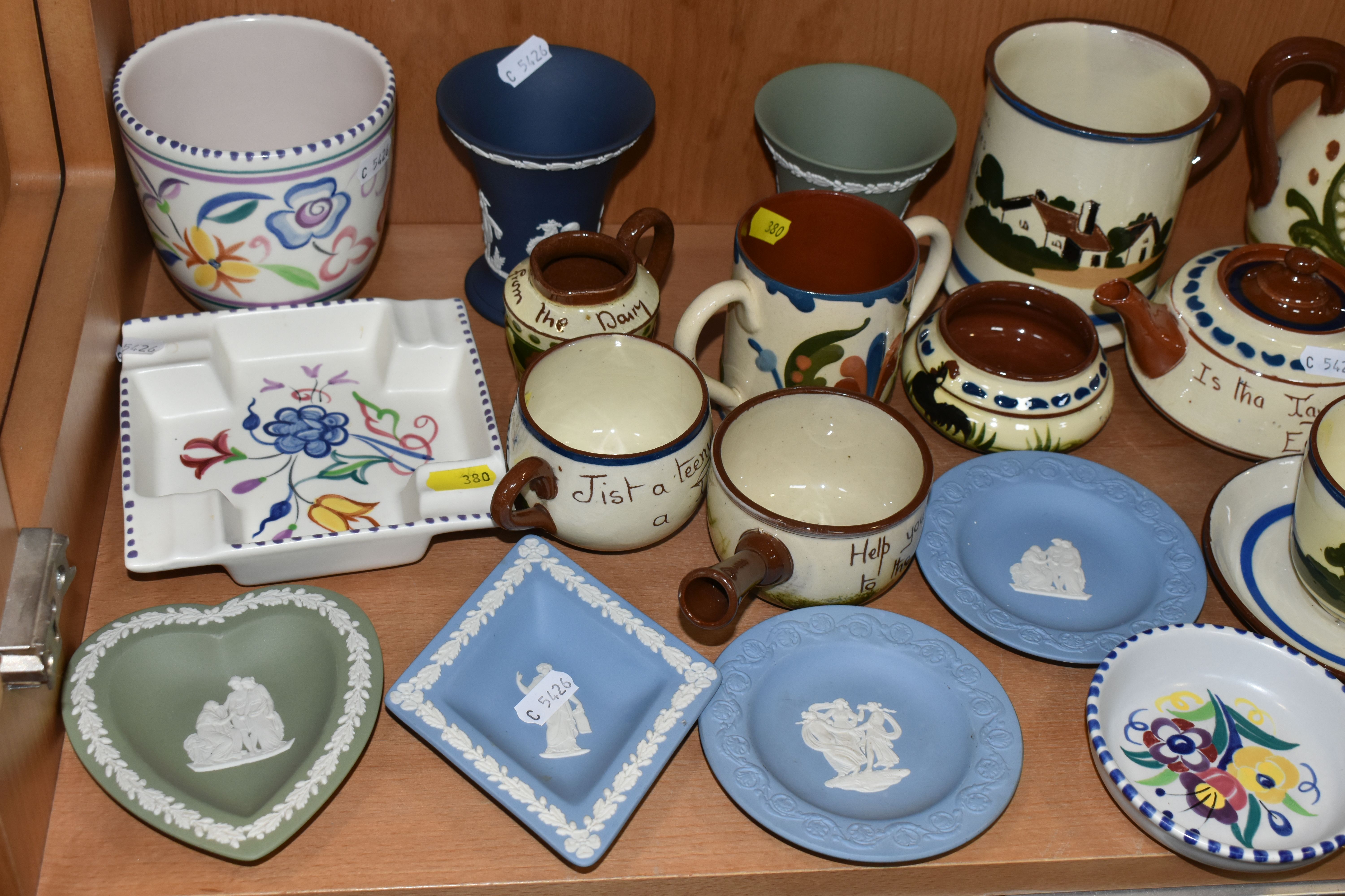 A COLLECTION OF NAMED CERAMICS, comprising two Art Pottery chamber sticks, six pieces of Wedgwood - Image 6 of 8
