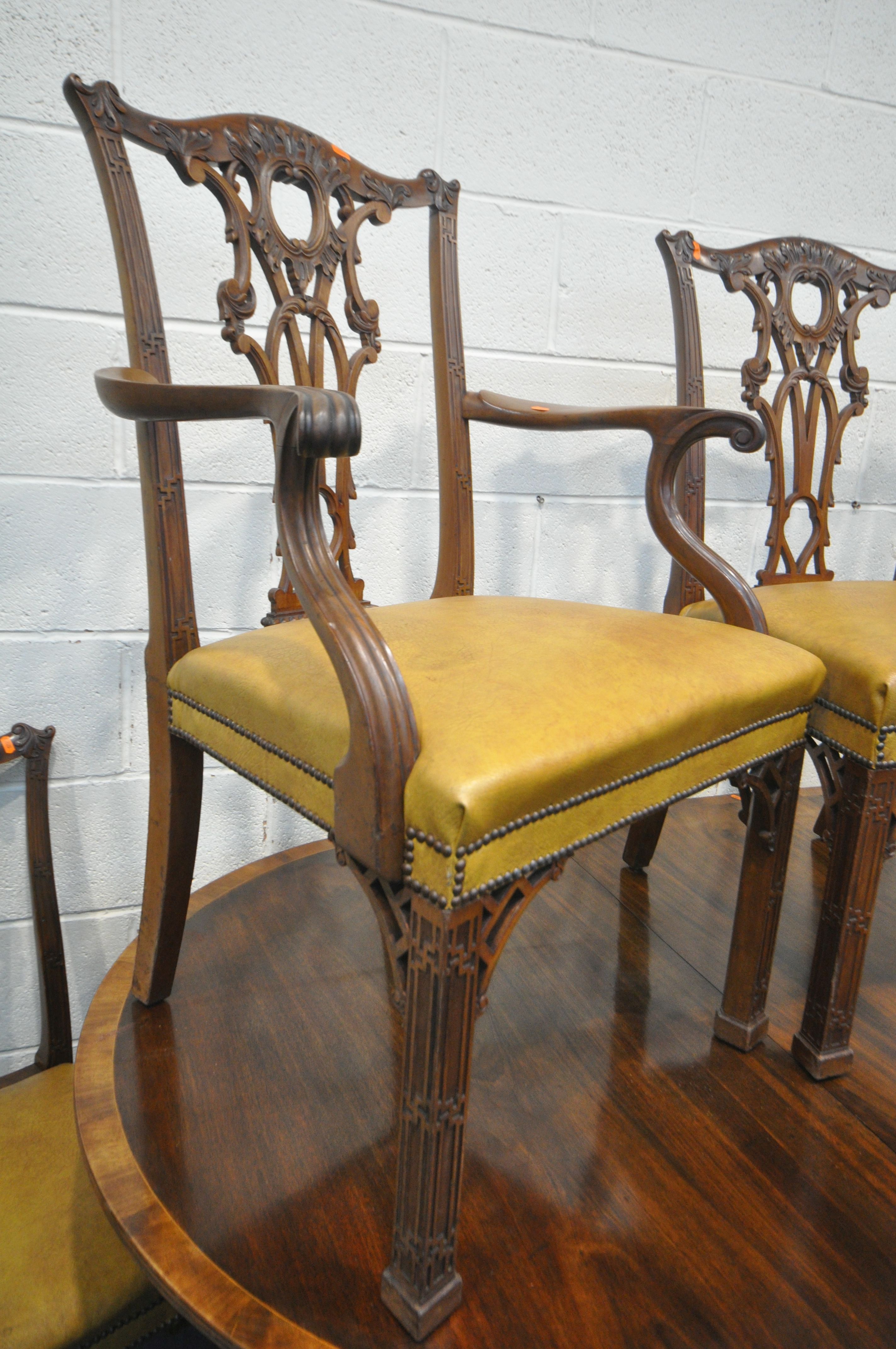 AN GEORGIAN STYLE MAHOGANY AND CROSSBANDED TWIN PEDESTAL DINING TABLE, with a single additional - Image 3 of 7