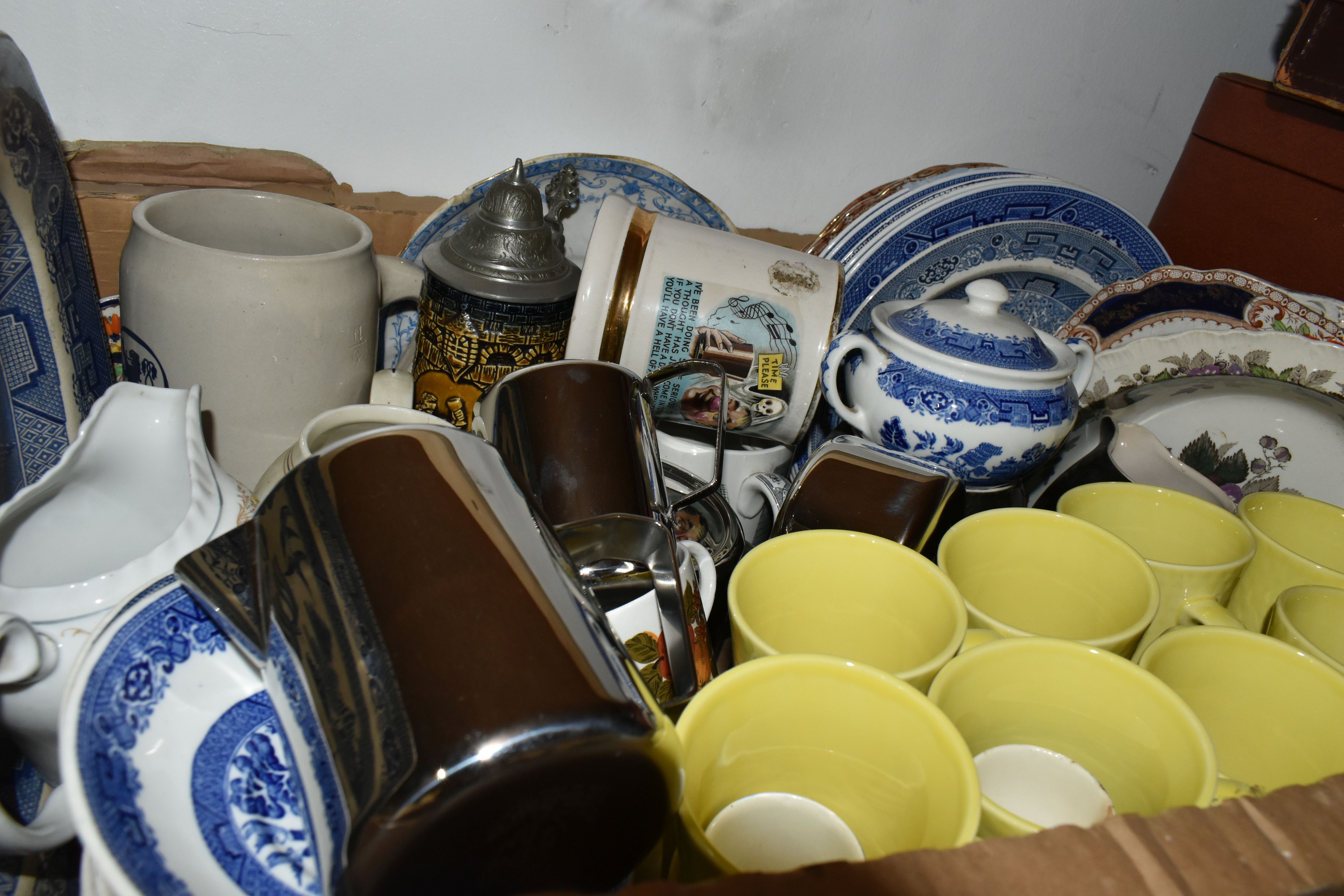 SIX BOXES OF GLASSWARE AND TABLEWARE to include a large variety of 'Royal Doulton' kitchenware in - Image 5 of 7