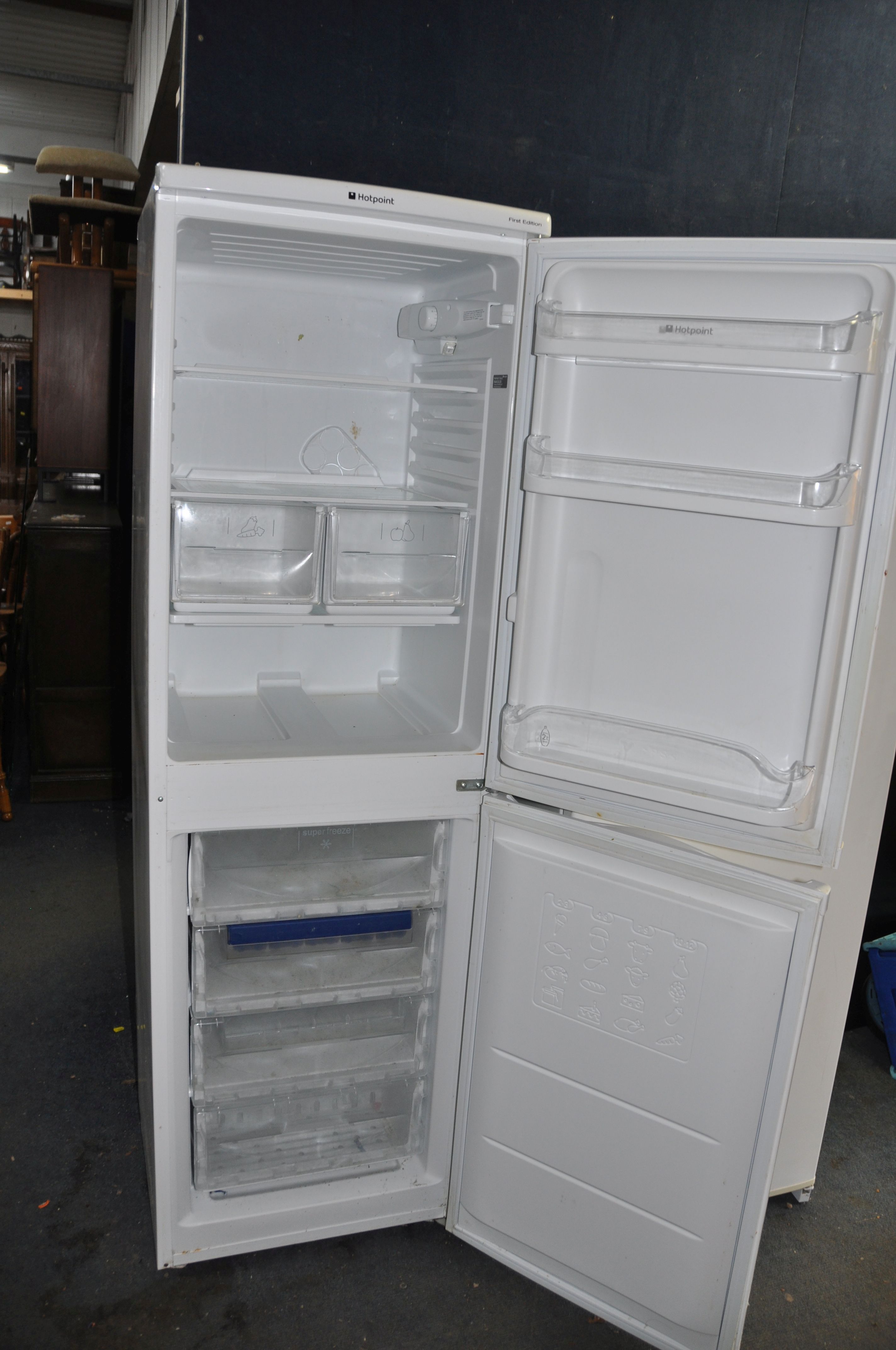 A HOTPOINT RFAA52P FRIDGE FREEZER width 55cm depth 57cm height 174cm (PAT pass and working at 2 - Image 2 of 2