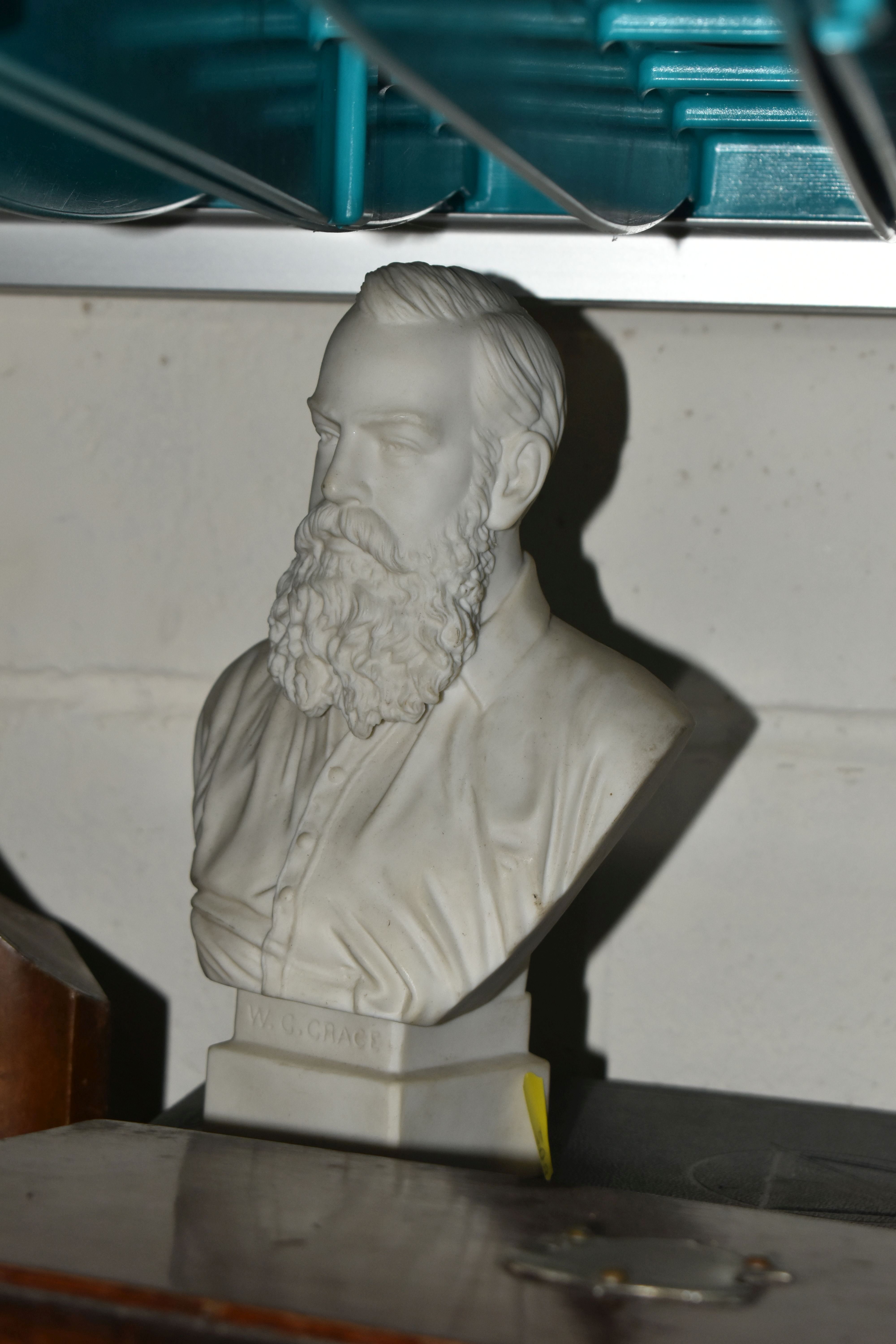TWO BOXES AND LOOSE ORNAMENTS AND SUNDRIES, to include a small porcelain bust of W.G Grace, Royal - Bild 8 aus 15