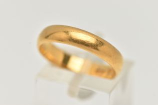 A 22CT GOLD BAND RING, a plain polished band ring, approximate width 4mm, hallmarked 22ct Birmingham