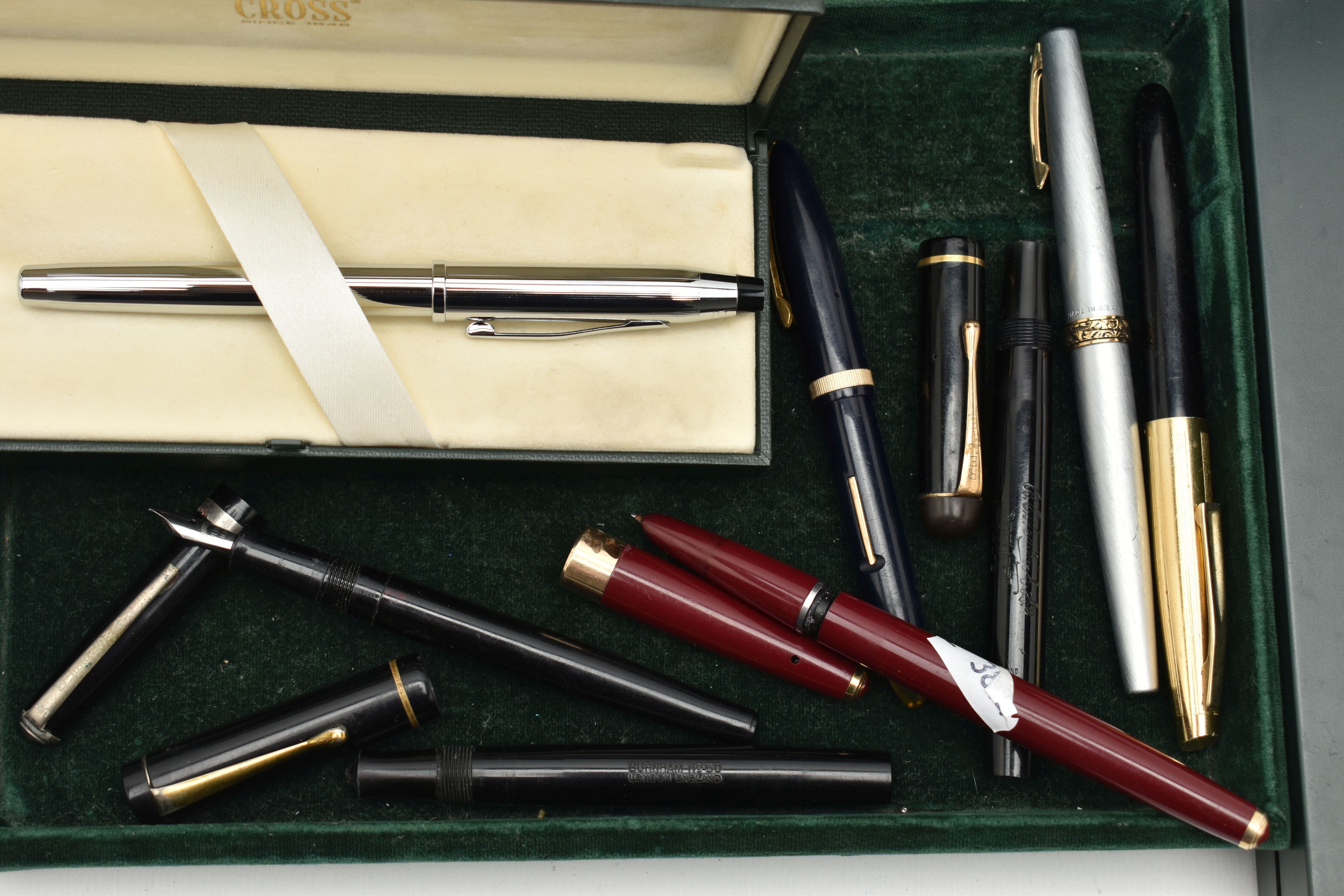 A WOODEN BOX WITH ASSORTED PENS, a hinged wooden box encasing a selection of fountain pens, names to - Bild 2 aus 5