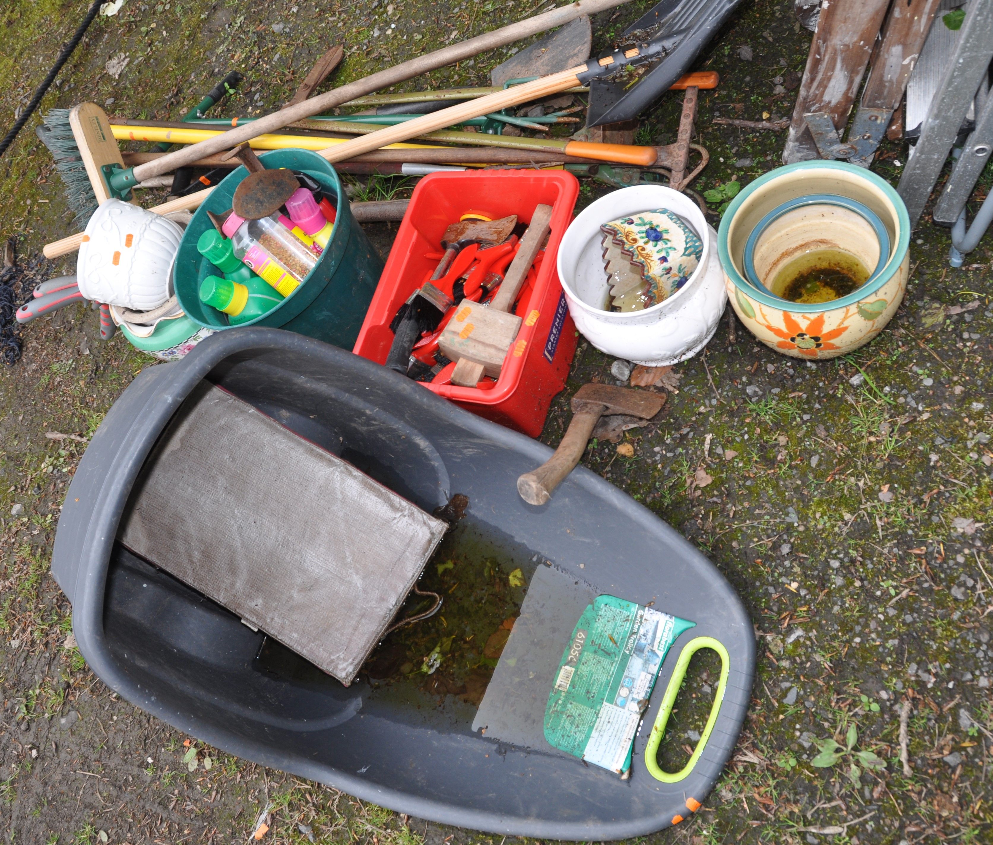 A COLLECTION OF GARDEN TOOLS AND STEP LADDERS including a garden trolley, pots, folding chairs, - Image 2 of 3