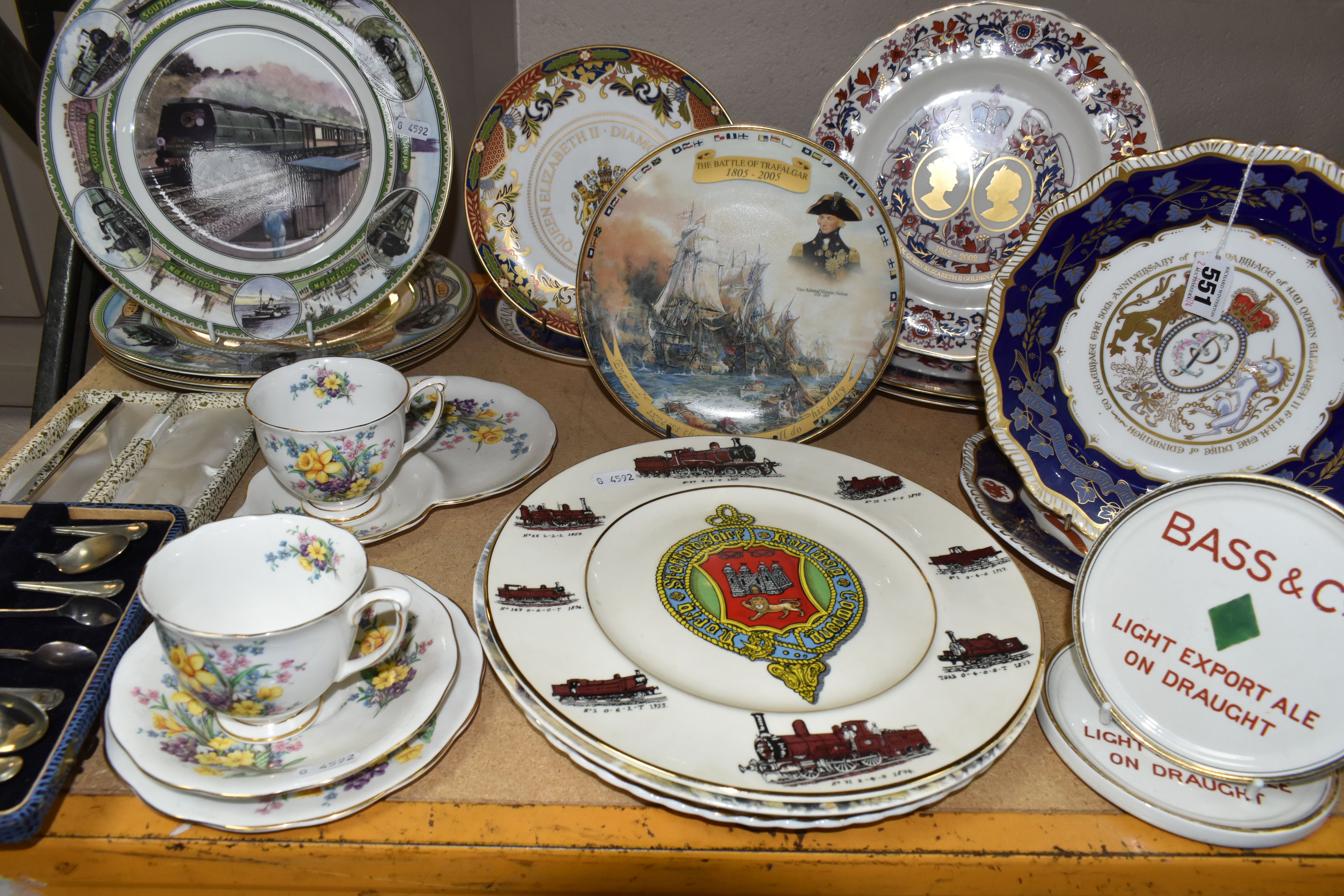 A GROUP OF CERAMICS AND METAL WARE, to include two Minton 'Bass & Co's Light Export Ale on