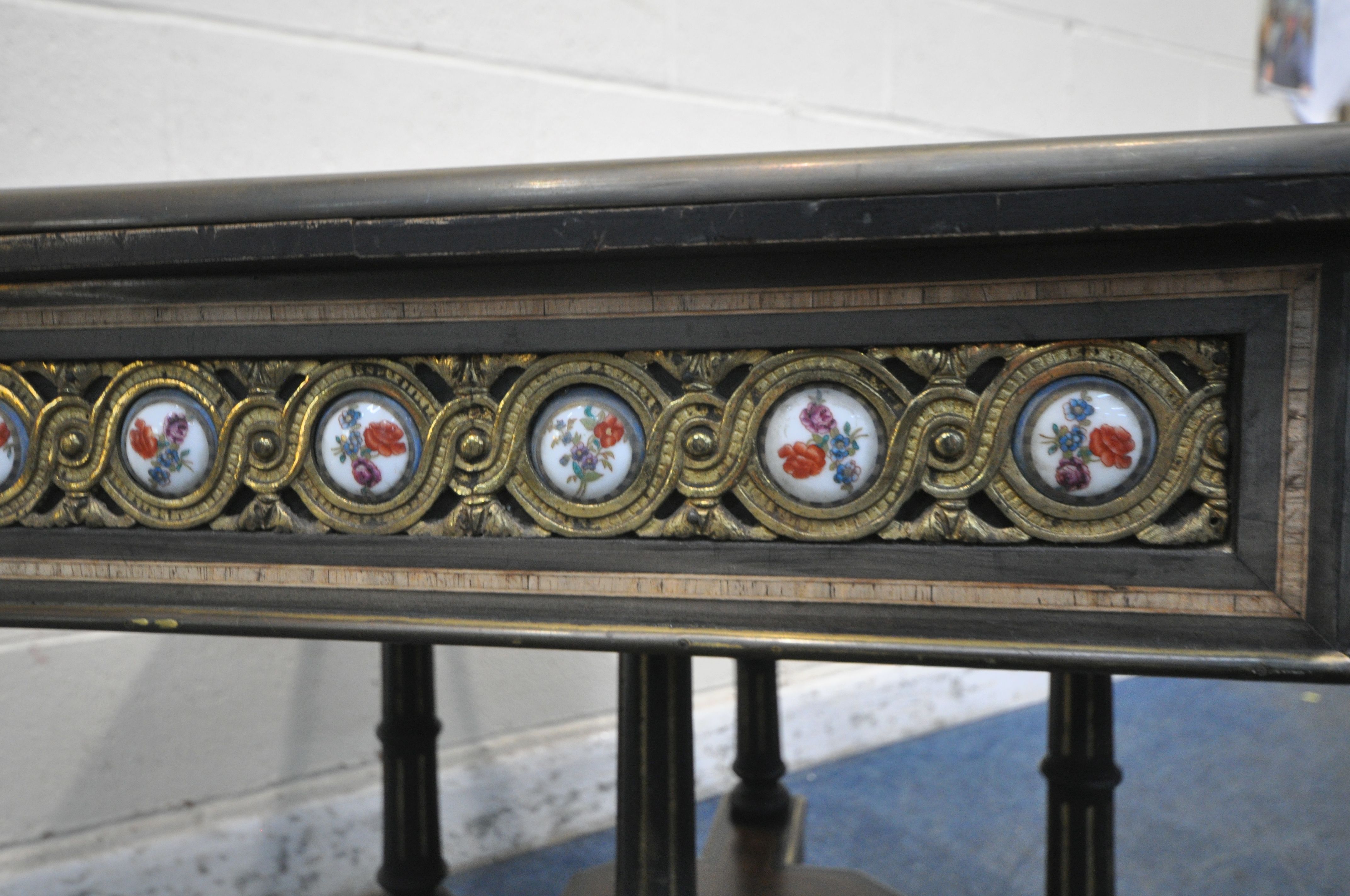A MID TO LATE 19TH CENTURY EBONISED AND AMBOYNA OCTAGONAL CENTRE TABLE, with brass and porcelain - Image 5 of 6
