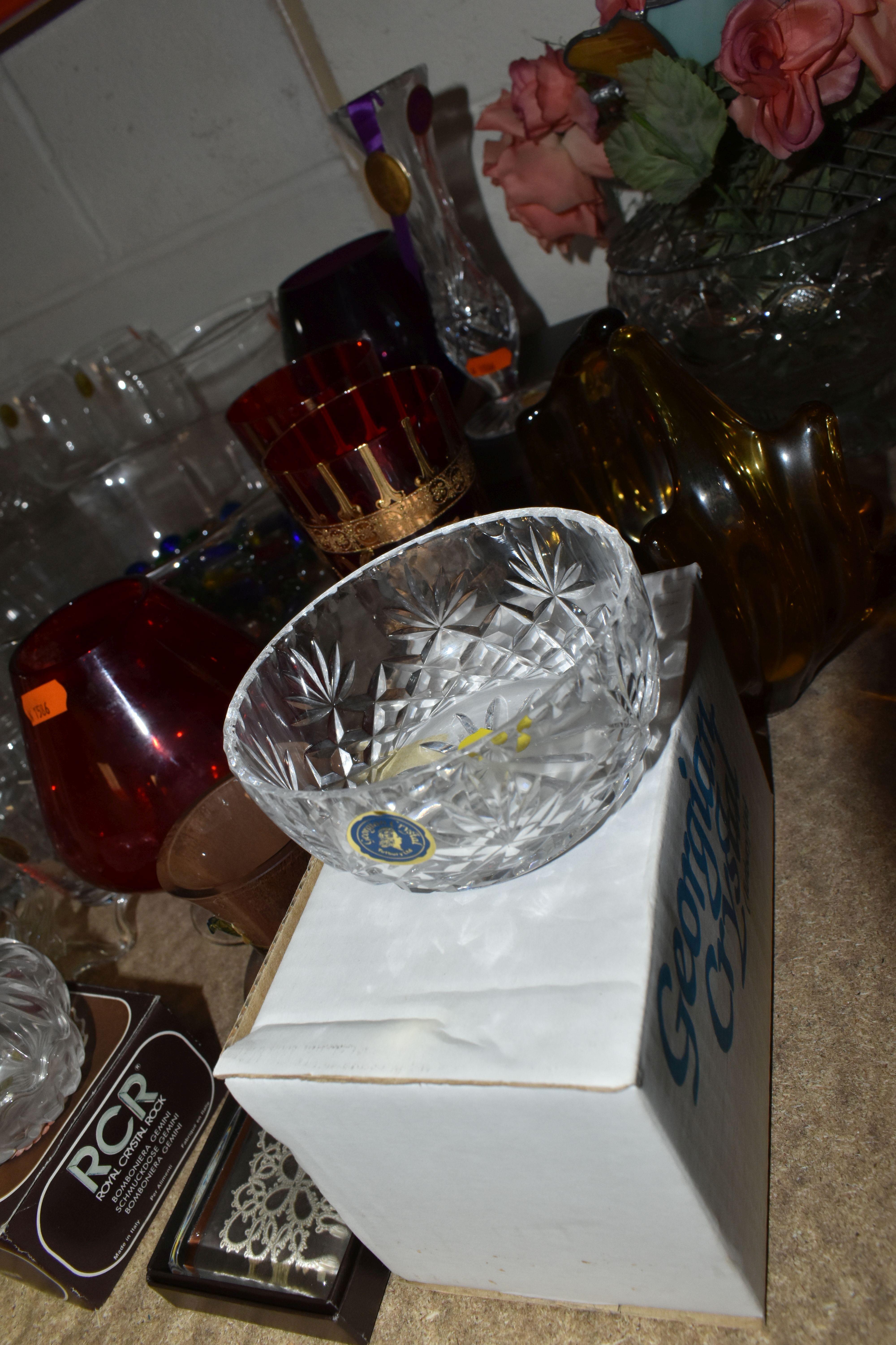A GROUP OF CUT CRYSTAL AND OTHER GLASS WARES, to include seven sets or part sets of drinking - Image 5 of 5