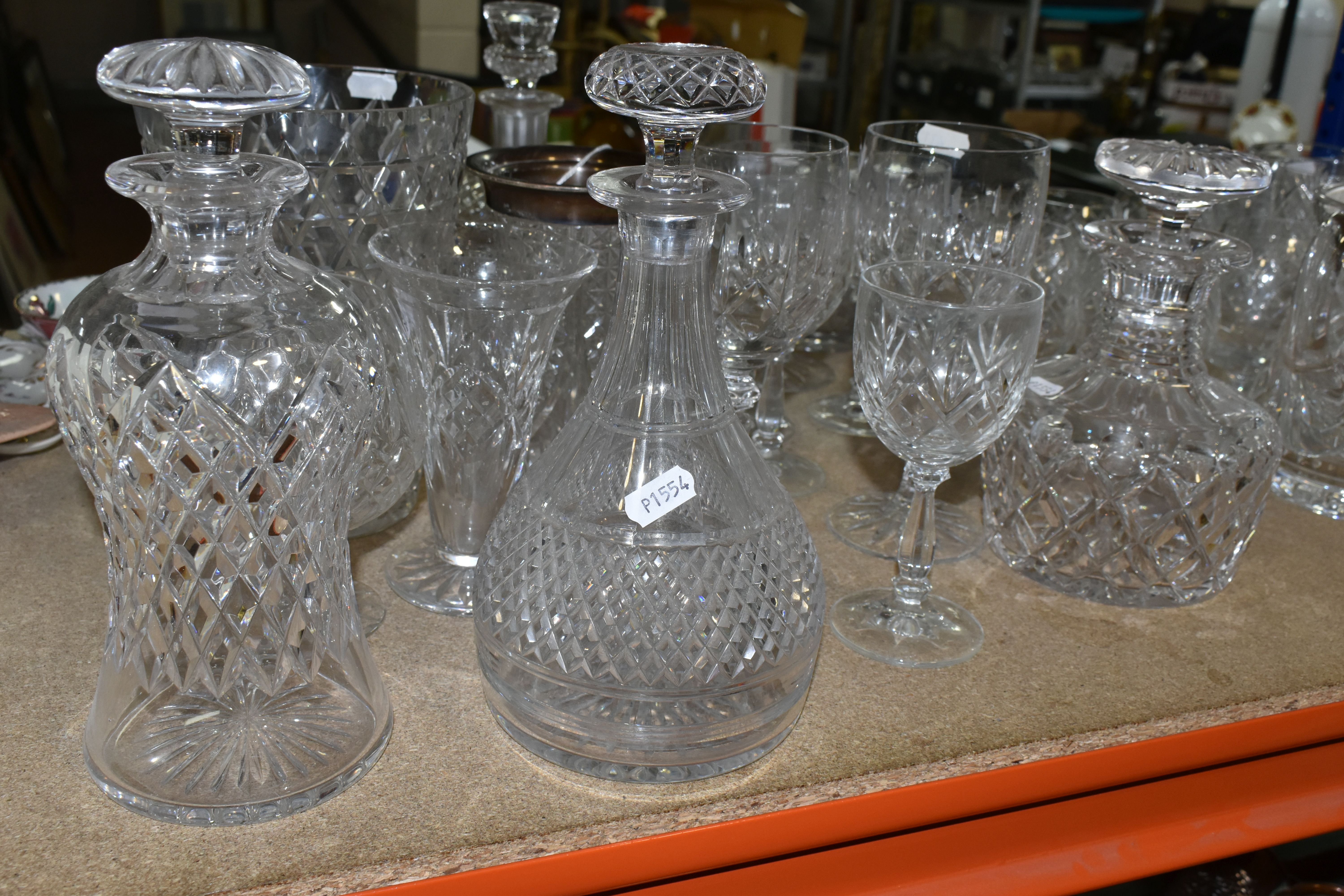 A LARGE VARIETY OF CRYSTAL CUT DECANTERS, GLASSES, ETC, including two 'Royal Brierley' vases and a - Bild 6 aus 8