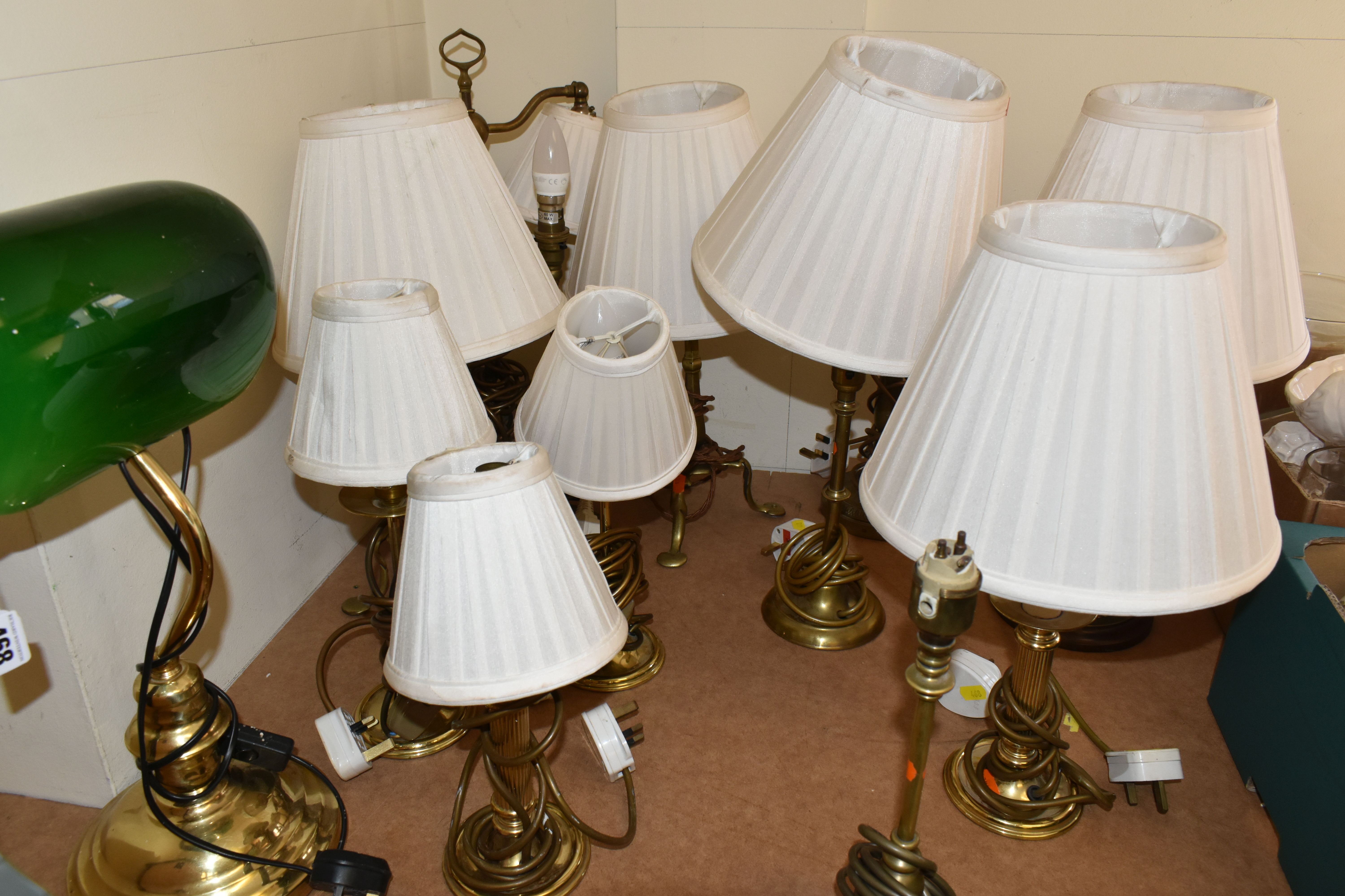 A QUANTITY OF ASSORTED BRASS TABLE AND DESK LAMPS, majority are have various candlestick type bases, - Image 3 of 4