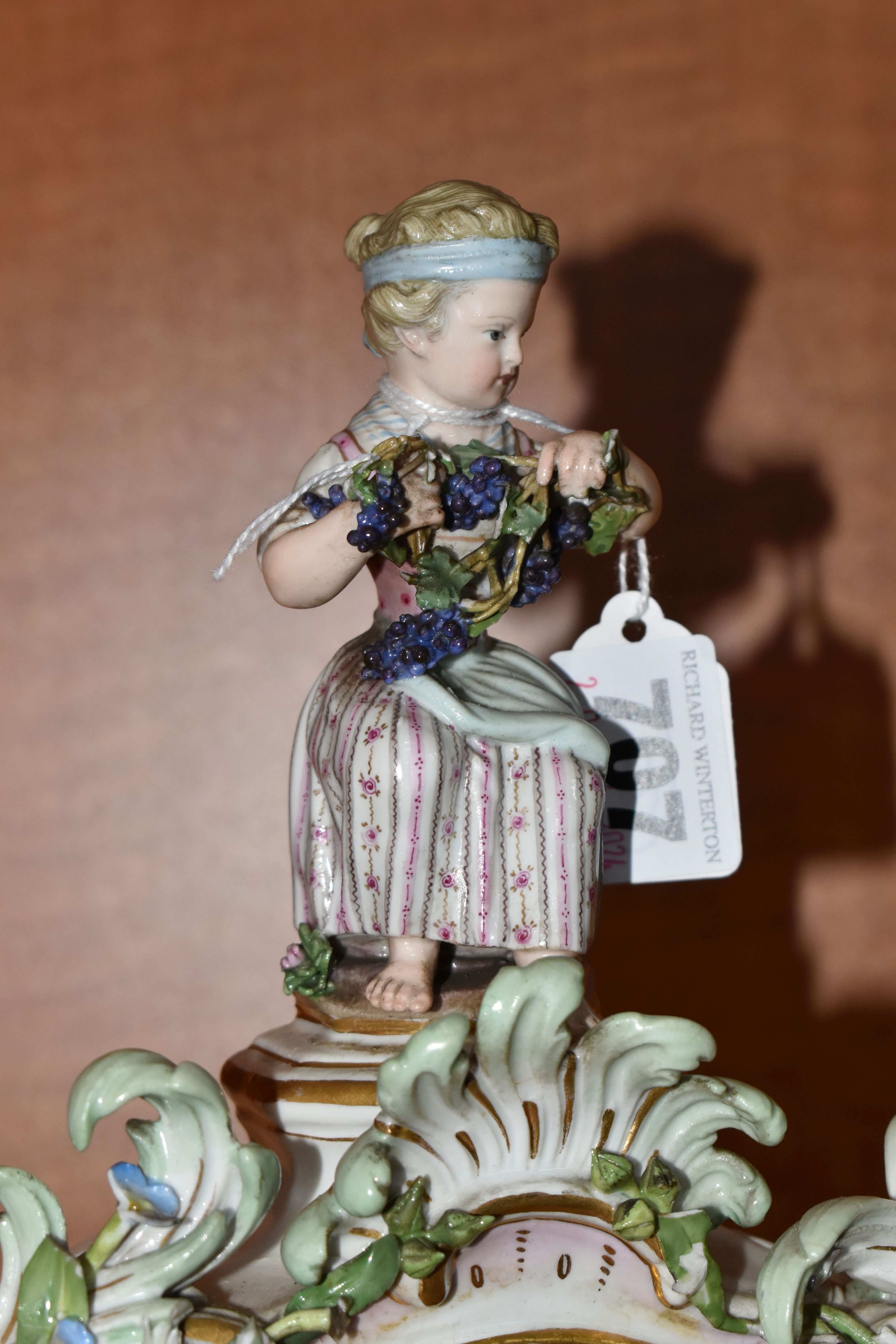 A LATE 19TH CENTURY MEISSEN PORCELAIN FIGURAL MANTEL CLOCK OF BALLOON SHAPE, mould no .572, with - Image 2 of 16