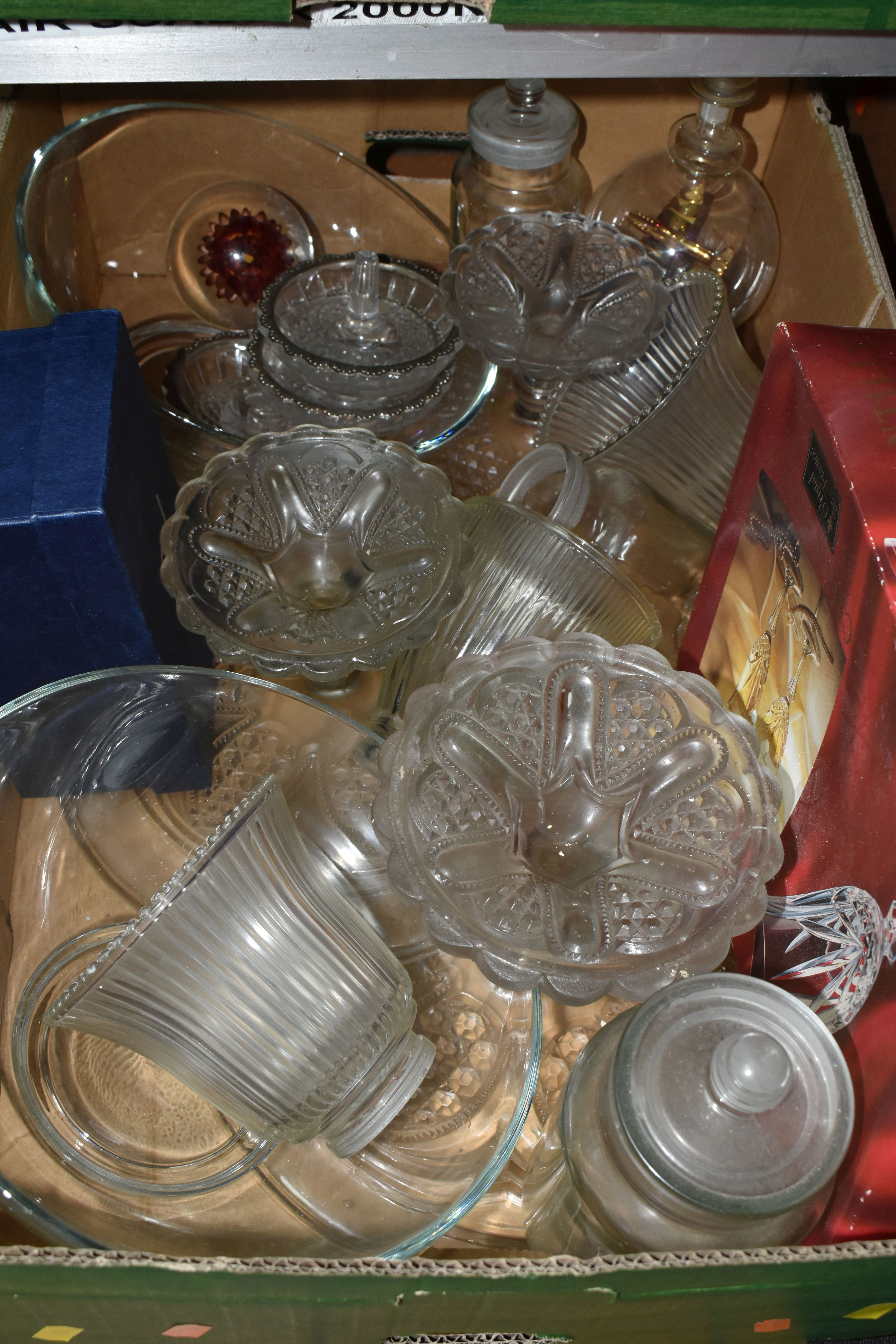 FIVE BOXES AND LOOSE CERAMICS AND GLASSWARE, to include a quantity of Kilner jars, Booths covered - Image 8 of 9