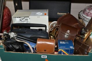 A BOX AND LOOSE PHOTOGRAPHIC AND SUNDRY ITEMS, to include a cased Agfa Silette 35mm camera, a