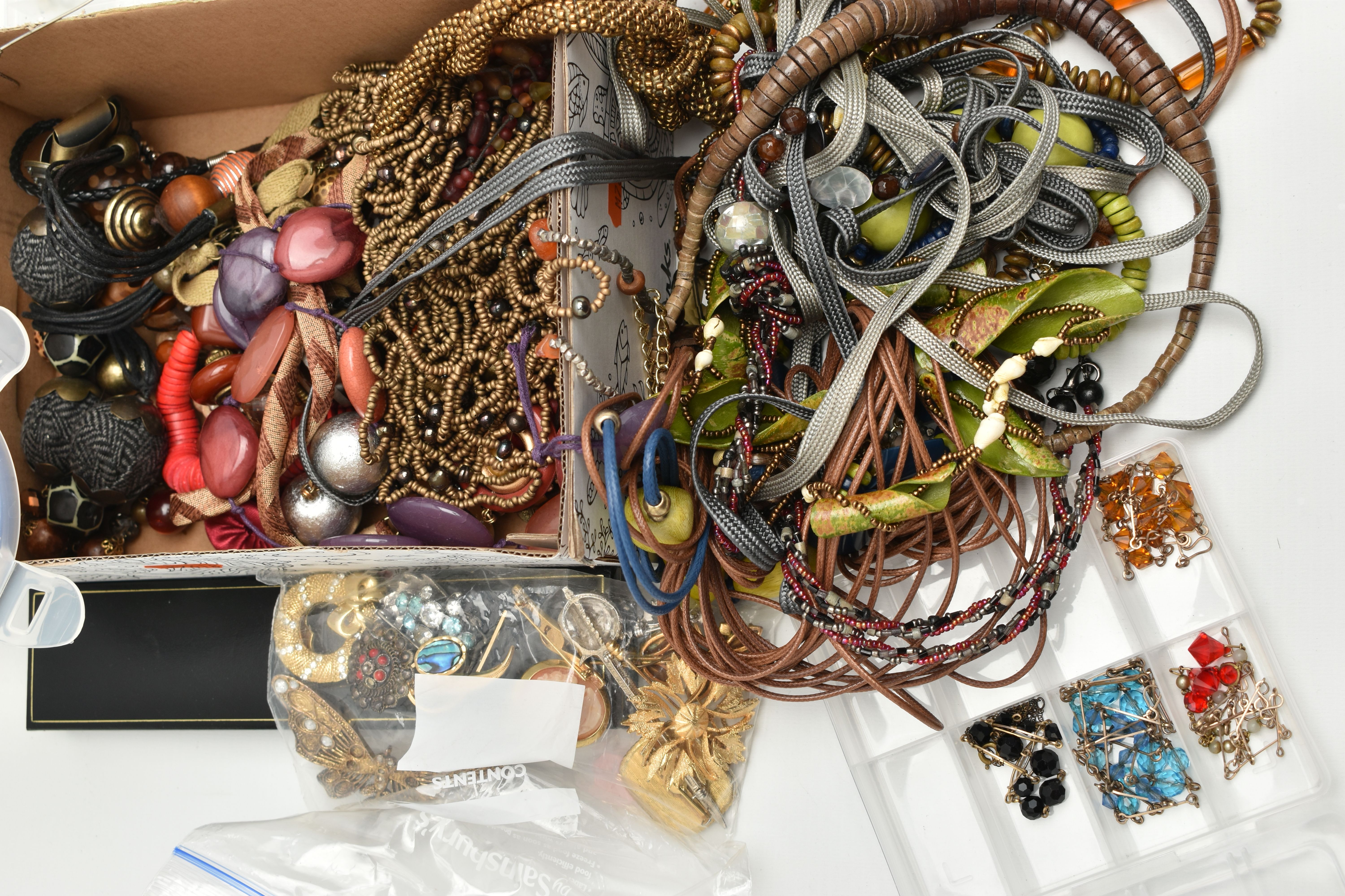 A BOX OF ASSORTED ITEMS, to include costume beaded necklaces, six small storage boxes with costume - Image 2 of 5