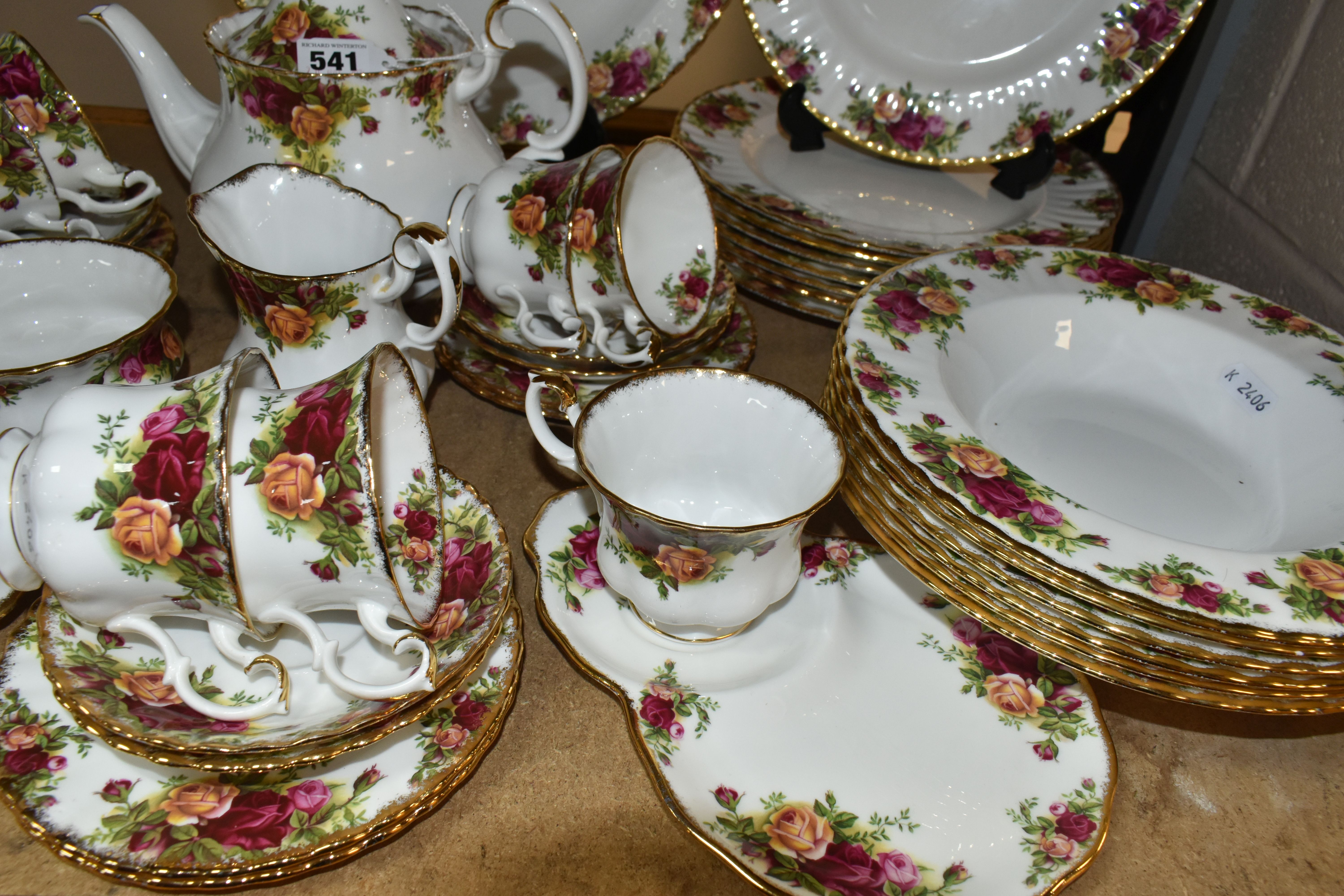 A GROUP OF ROYAL ALBERT 'OLD COUNTRY ROSES' PATTERN DINNERWARE, comprising a large chop dish (marked - Image 6 of 6