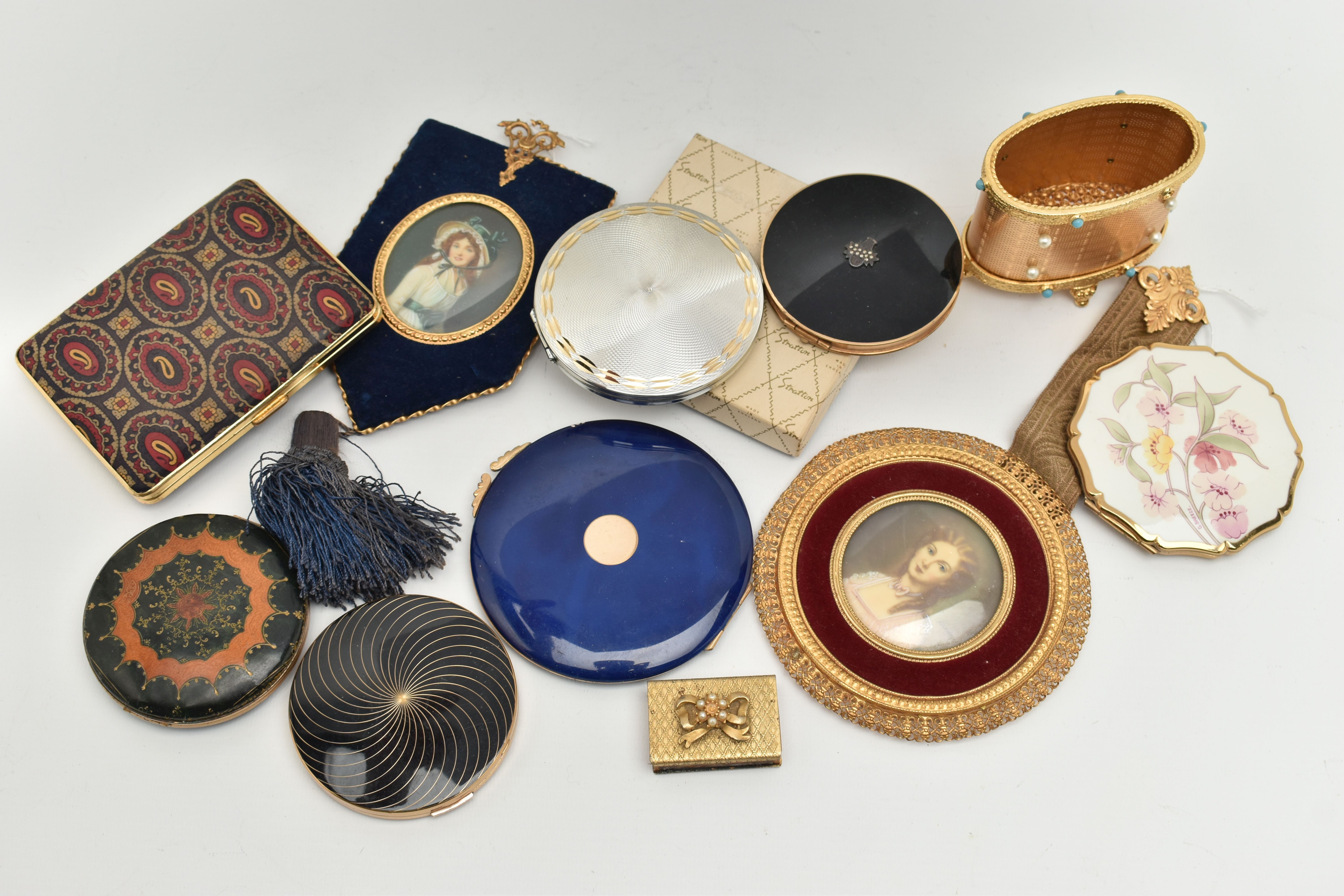 A BOX OF COMPACTS AND TWO MINIATURE PORTRAITS, to include a blue lacquer 'Gucci' compact, three '