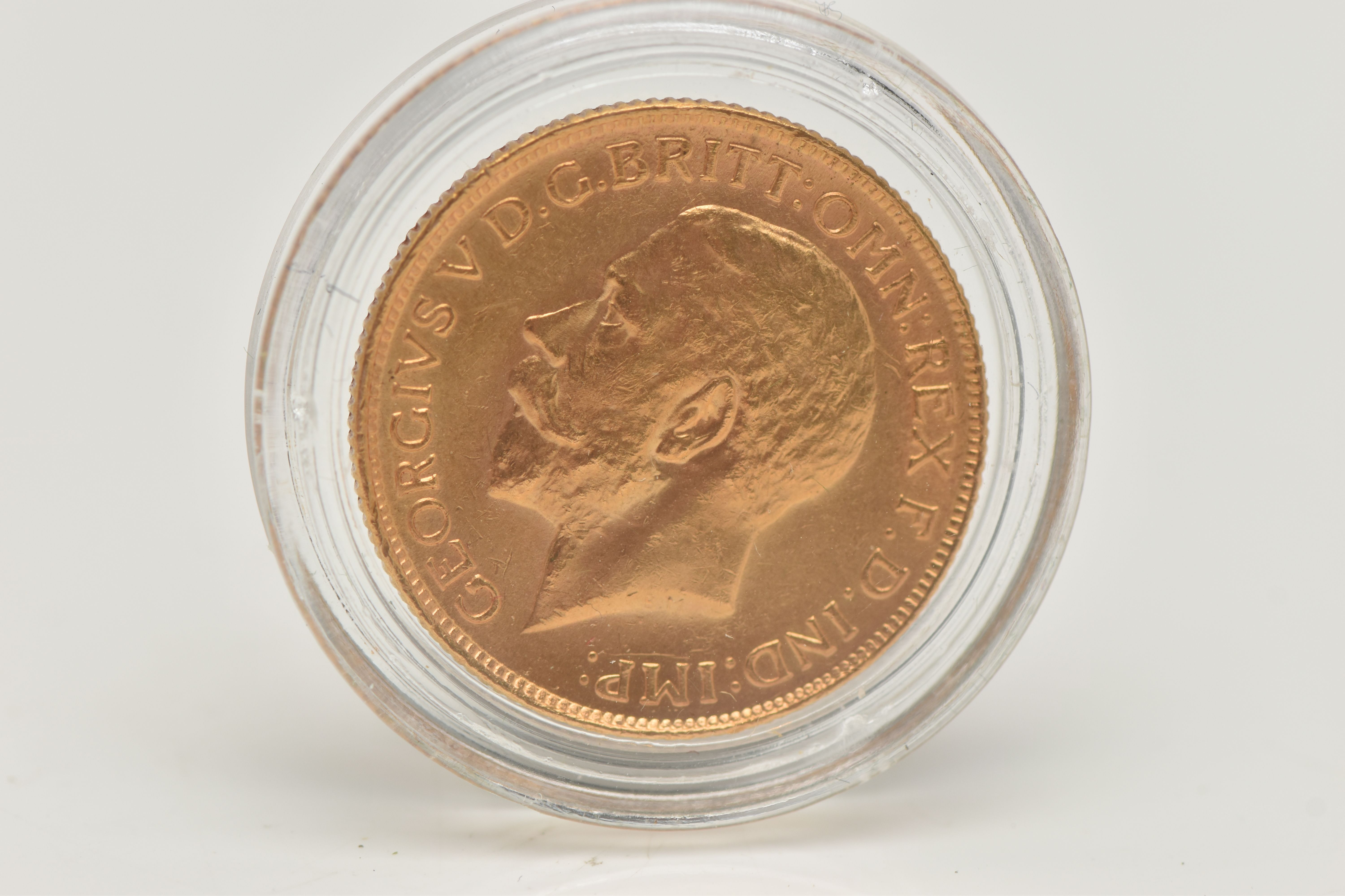 A FULL GOLD SOVEREIGN COIN SYDNEY MINT 1915, depicting George V, 22ct, 7.98 grams, 22.05mm diameter - Image 2 of 2