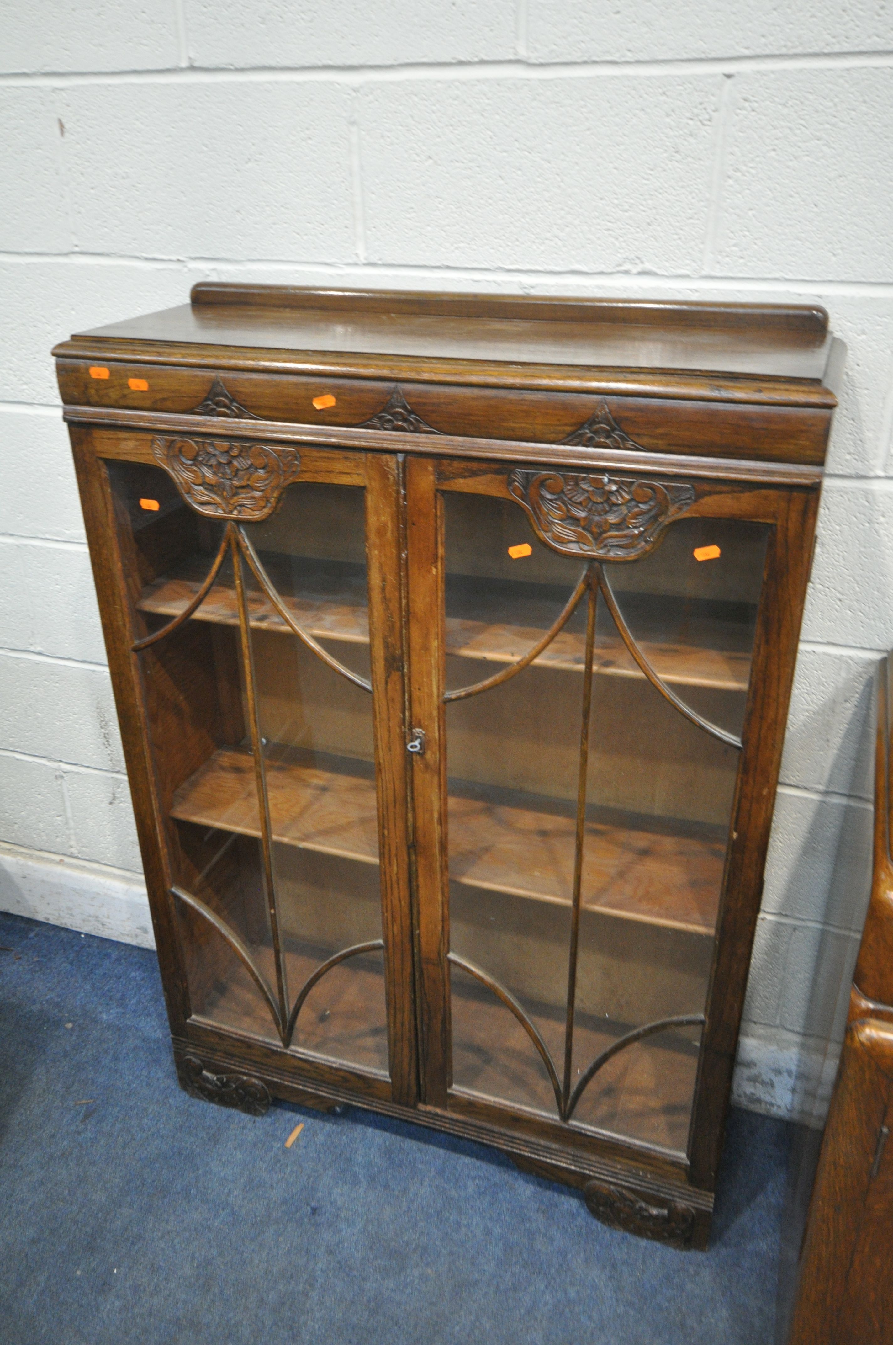 A 1940'S OAK SIDEBOARD, with two drawers and cupboard doors, width 137cm x depth 55cm x height 96cm, - Bild 3 aus 3