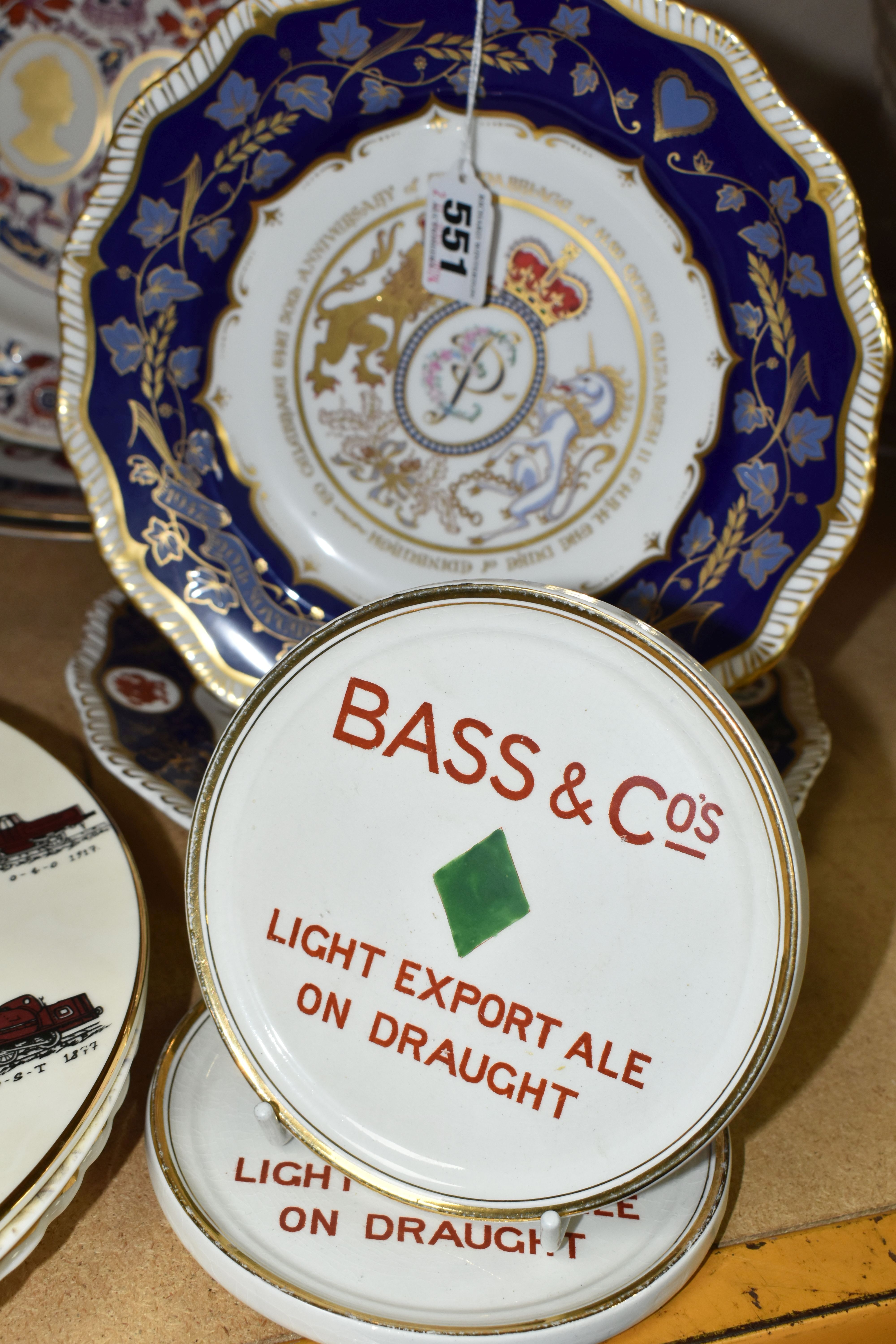 A GROUP OF CERAMICS AND METAL WARE, to include two Minton 'Bass & Co's Light Export Ale on - Bild 7 aus 9