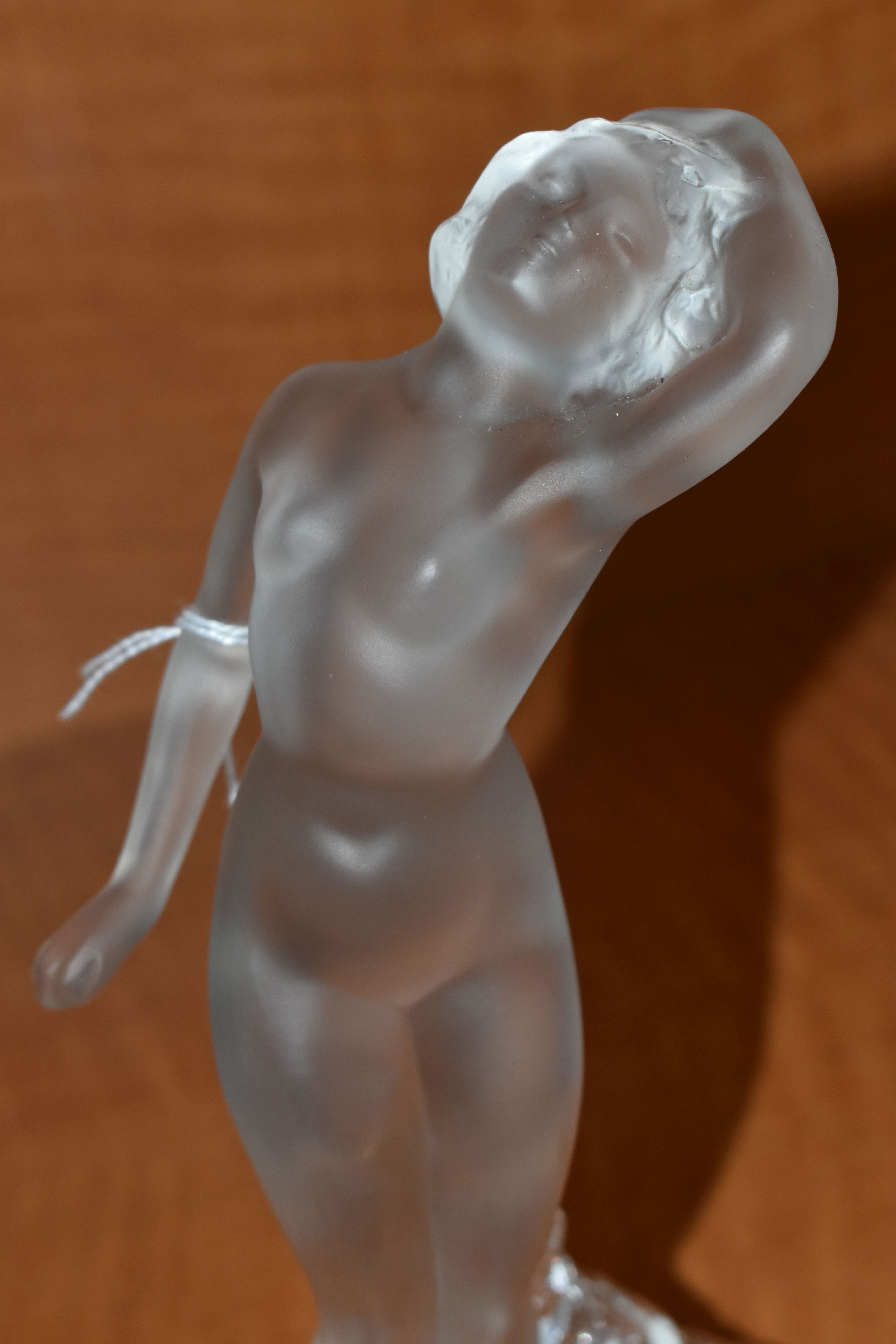 A SECOND HALF 20TH CENTURY LALIQUE FROSTED GLASS FIGURE DANSEUSE BRAS BAISSE, on a clear oval - Image 4 of 5