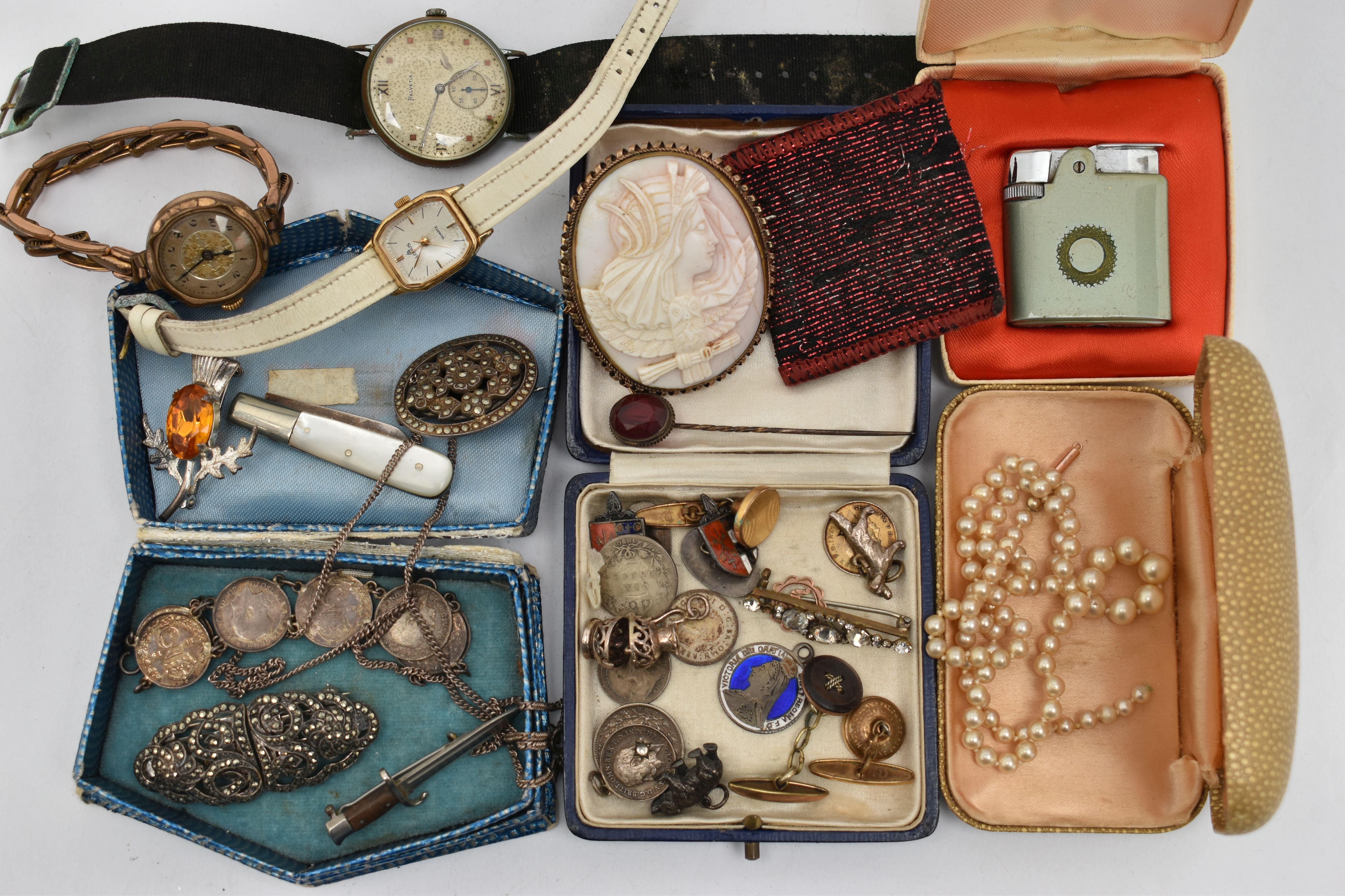 A BAG OF ASSORTED ITEMS, to include a gold plated, carved conch shell cameo brooch, a gents '