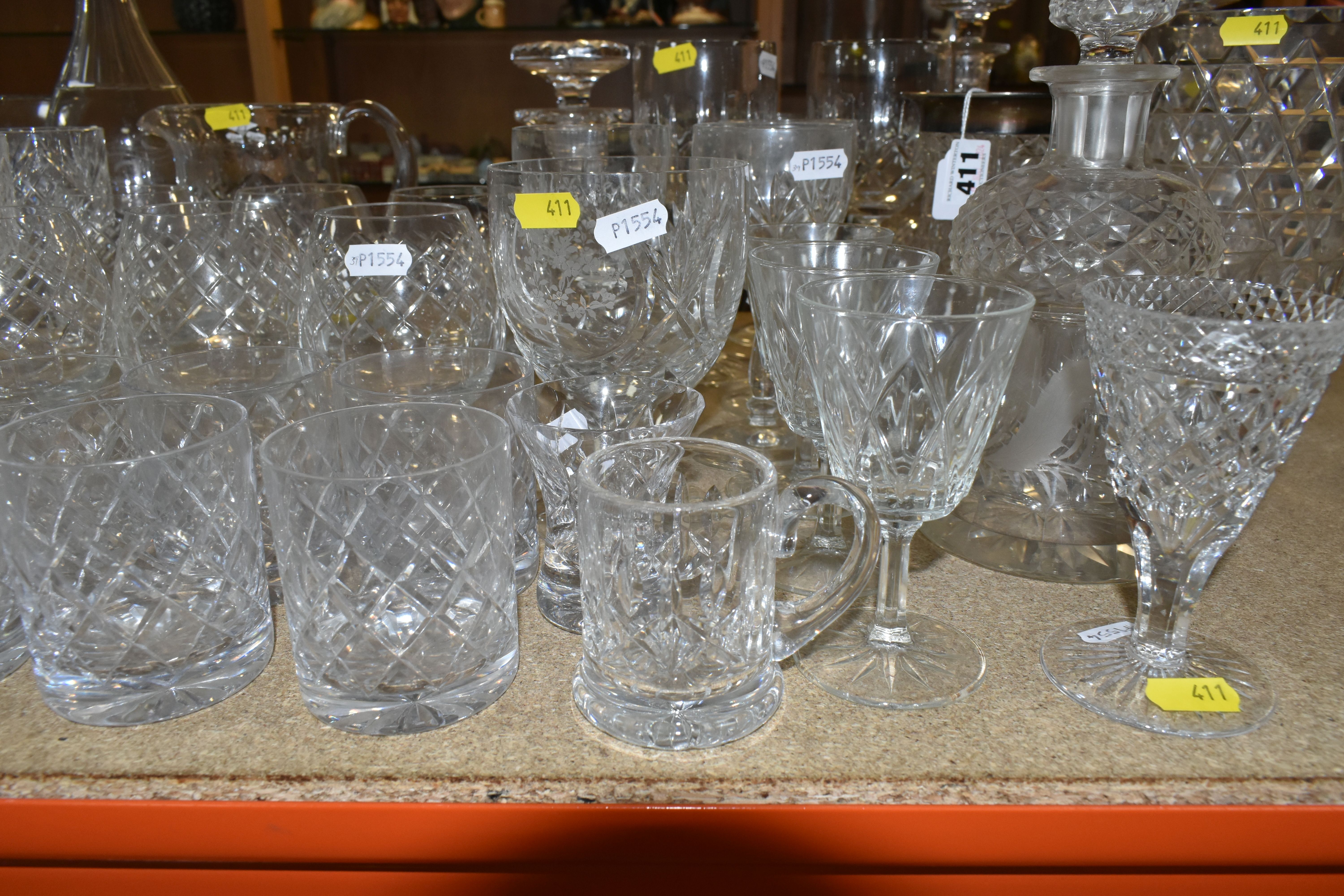 A LARGE VARIETY OF CRYSTAL CUT DECANTERS, GLASSES, ETC, including two 'Royal Brierley' vases and a - Bild 3 aus 8