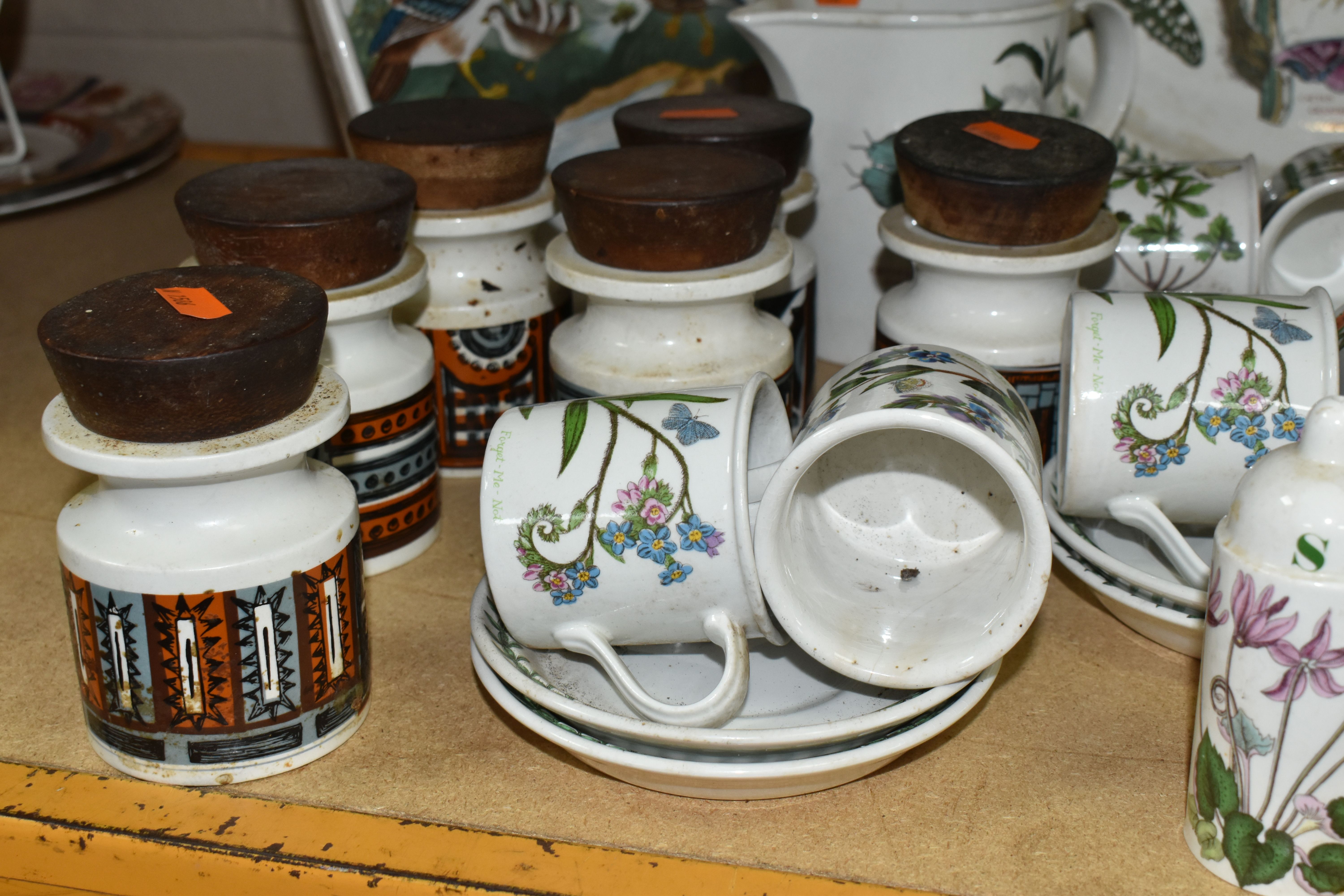 A GROUP OF PORTMEIRION DINNER WARES, comprising six Variations canisters, forty six pieces of - Image 2 of 8