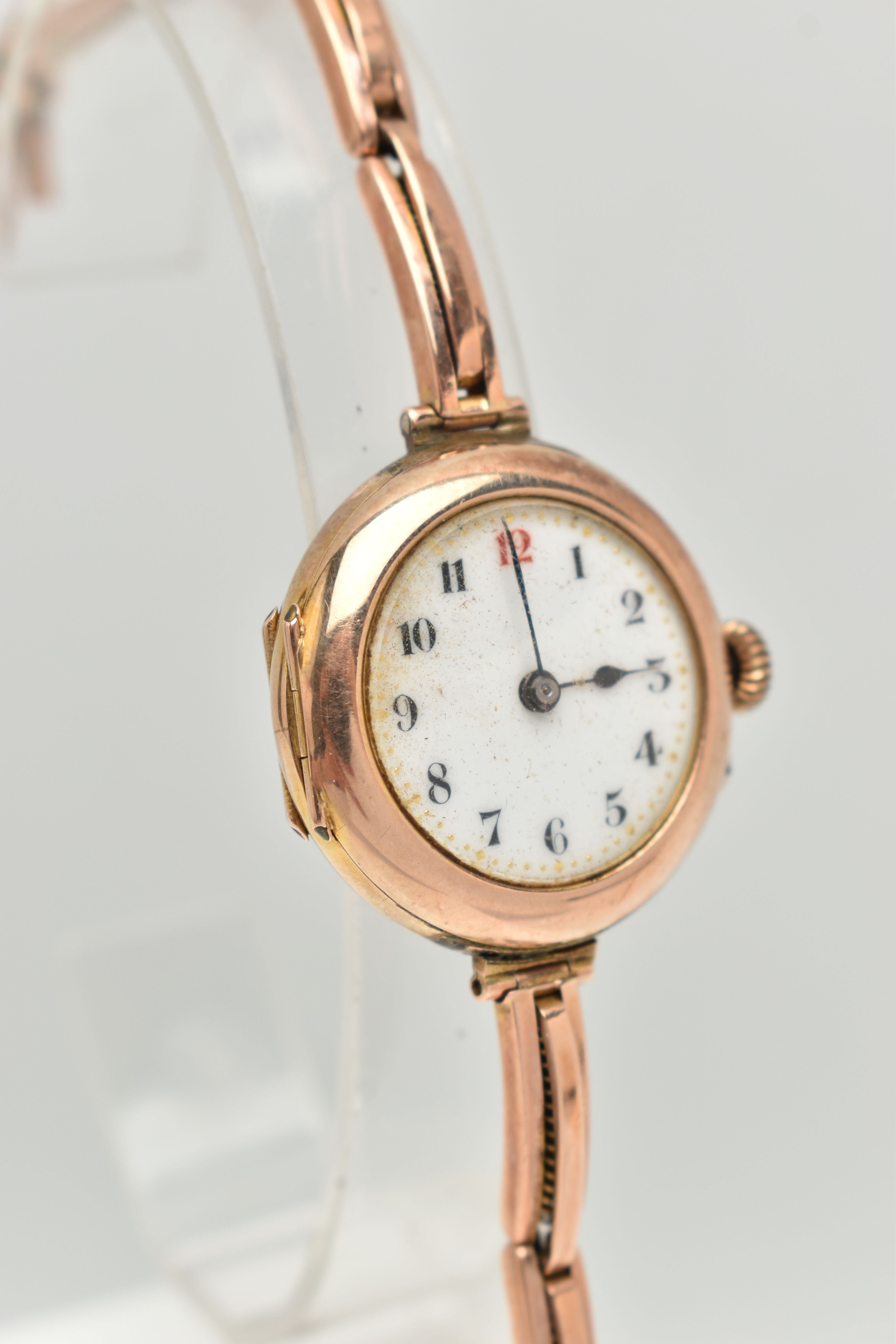 AN EARLY 20TH CENTURY LADIES WRISTWATCH, hand wound movement, round dial, Arabic numerals, rose gold - Image 3 of 6
