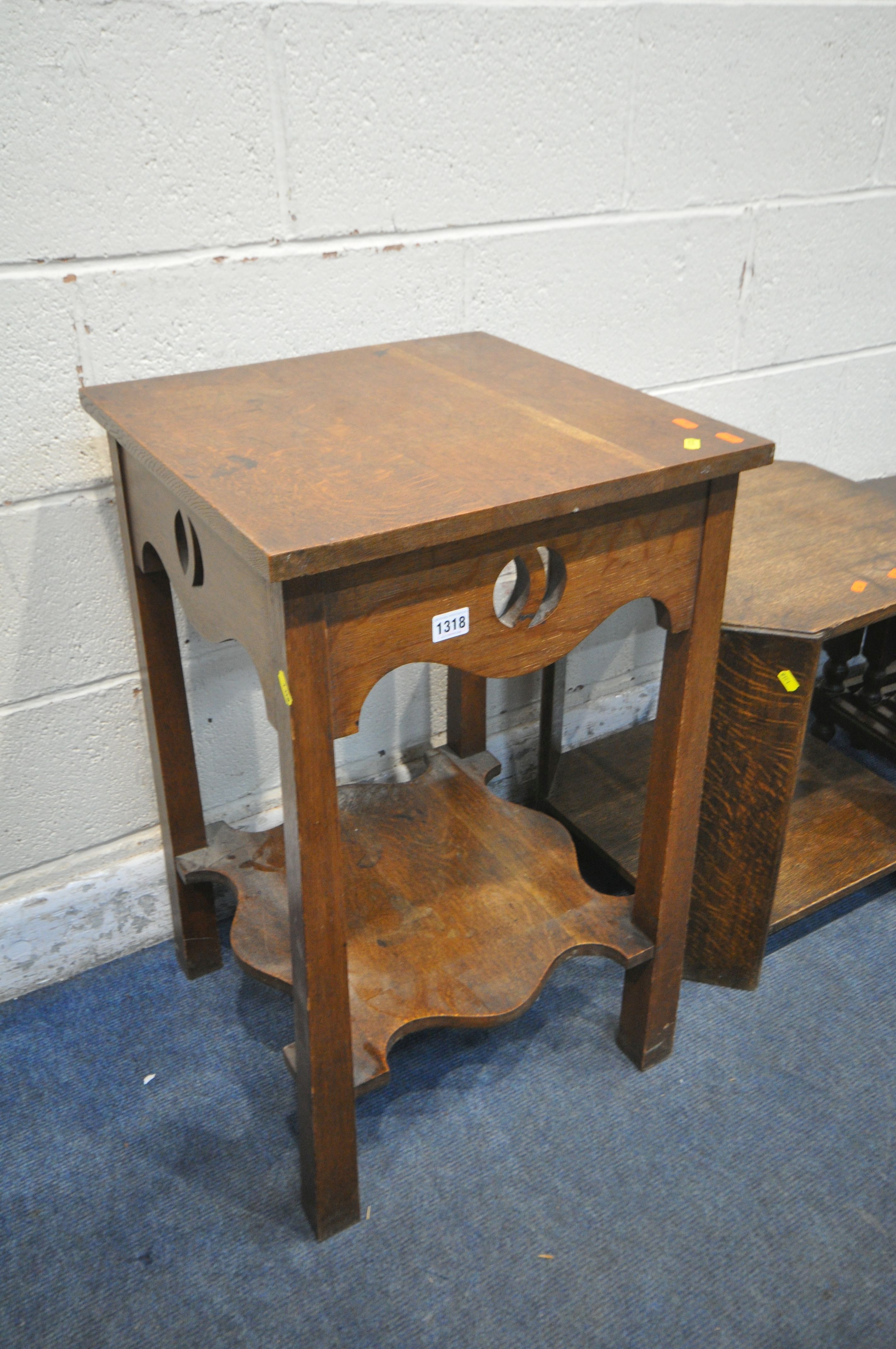 AN ARTS AND CRAFTS SQUARE OAK OCCASIONAL TABLE, 46cm square x height 74cm, an oak nest of three - Bild 2 aus 3
