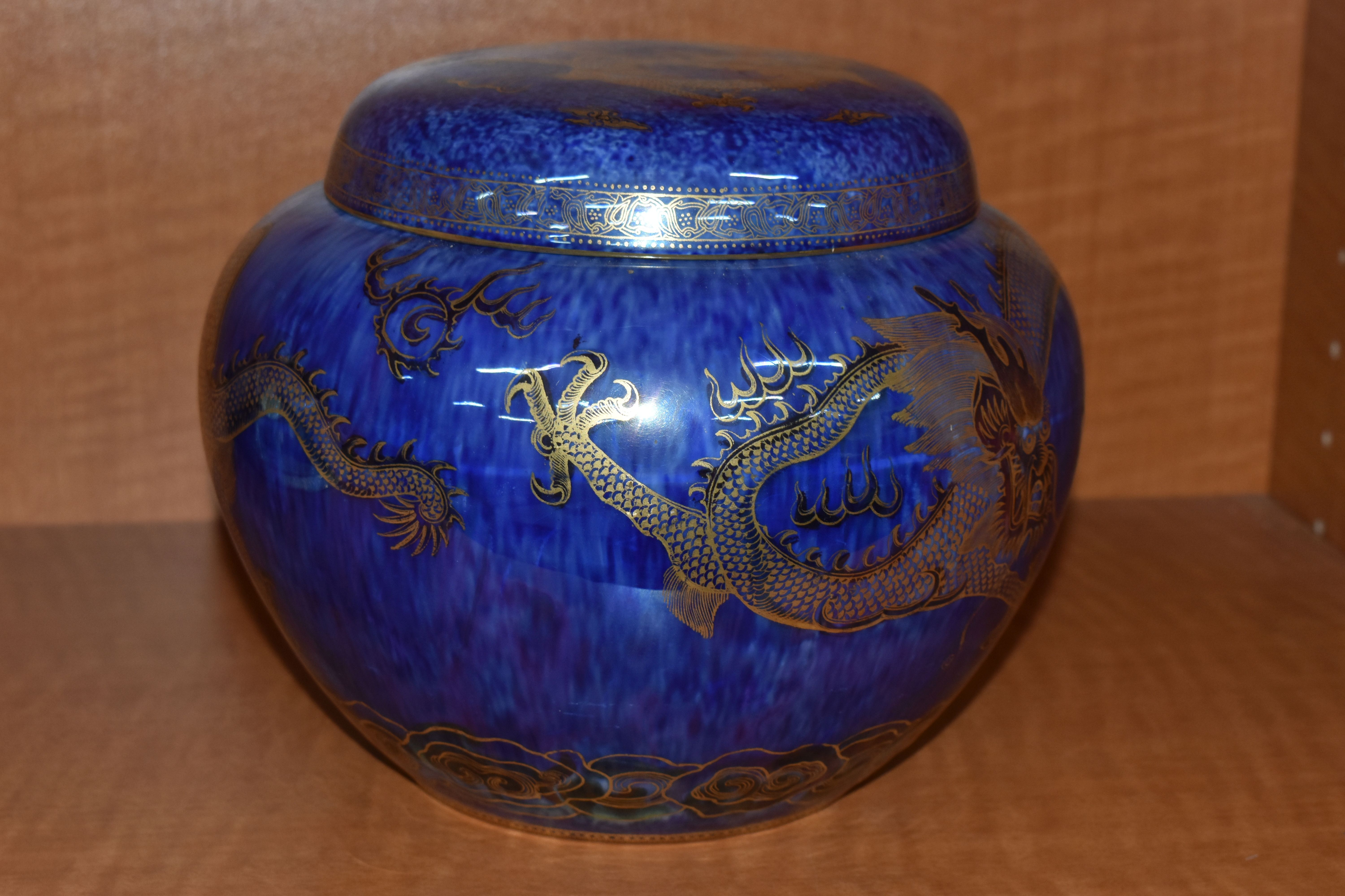 A WEDGWOOD DRAGON LUSTRE GINGER JAR AND COVER, pattern Z4829, the exterior with mottled blue - Image 2 of 9