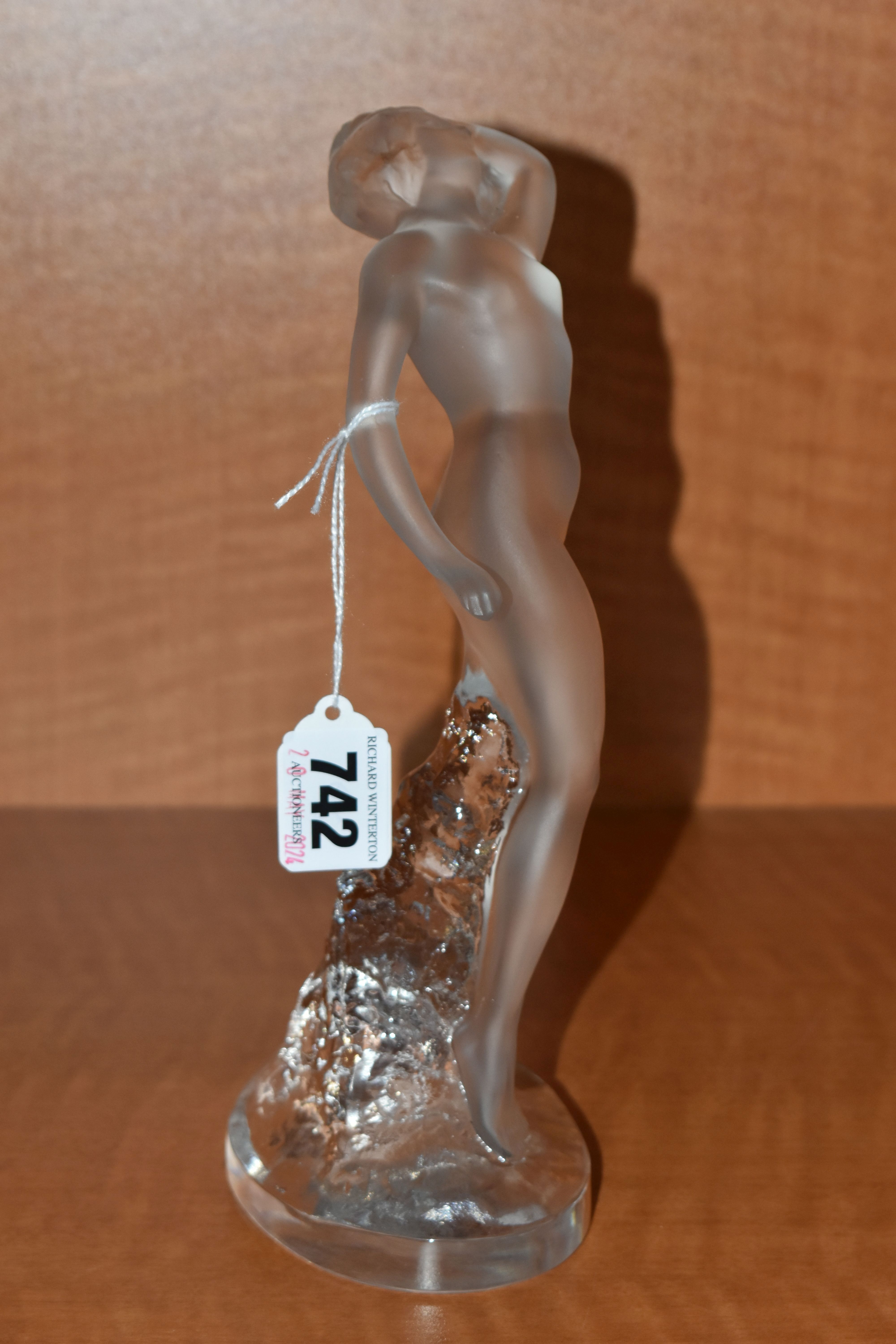 A SECOND HALF 20TH CENTURY LALIQUE FROSTED GLASS FIGURE DANSEUSE BRAS BAISSE, on a clear oval