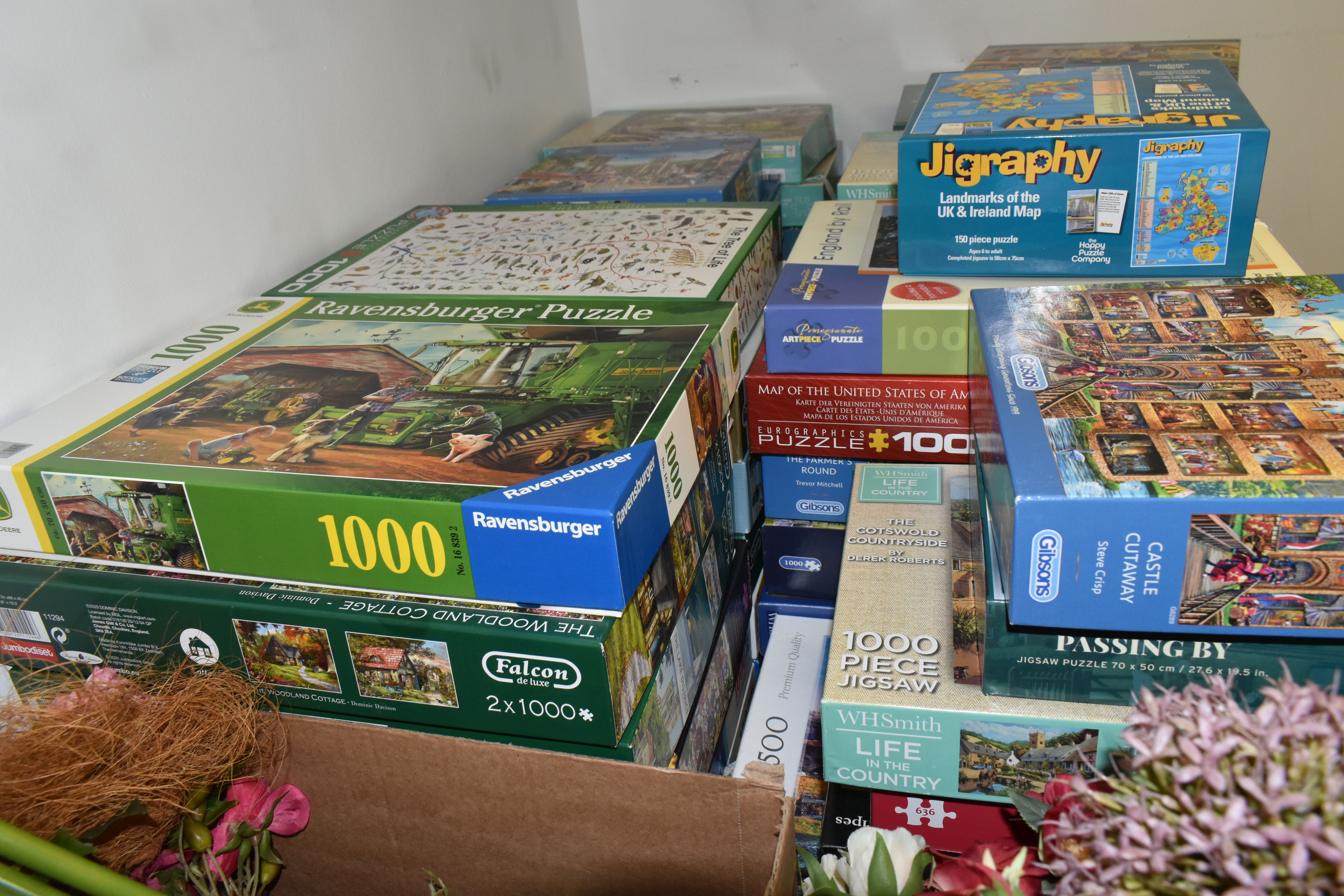 A COLLECTION OF MODERN BOXED JIGSAWS, to include examples by Ravensburger, Jumbo (including Wasgij), - Bild 2 aus 2