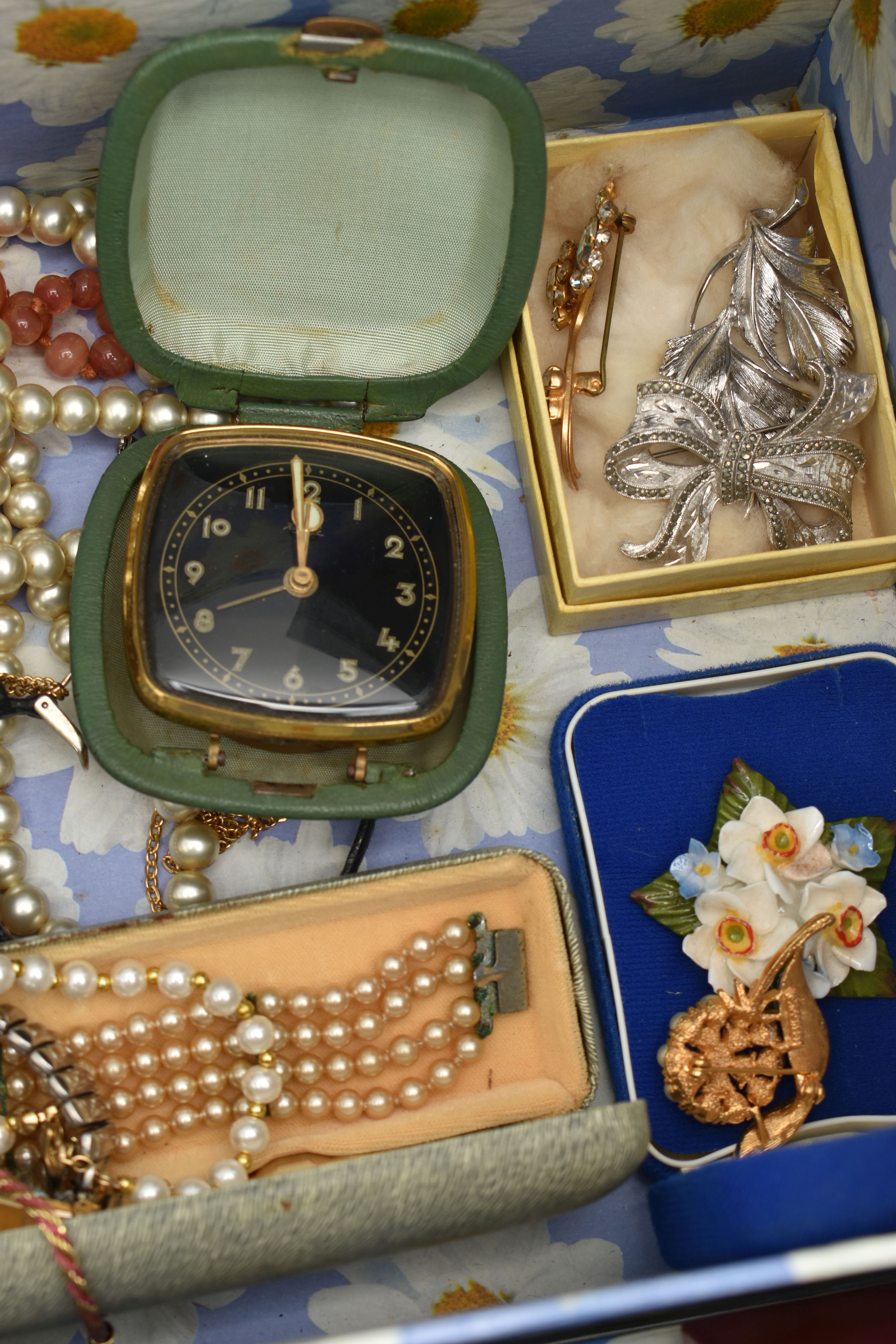A BOX OF ASSORTED COSTUME JEWELLERY, to include a 'Sarah Cov' brooch and bracelet, an early 20th - Image 6 of 6