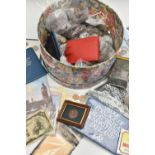 A ROUND TUB CONTAINING AN ASSORTMENT OF 20TH CENTURY COINAGE, to include over 520 grams of mixed