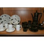 A COLLECTION OF PORTMEIRION TOTEM AND RIDGWAY HOMEMAKER VINTAGE TABLEWARE, comprising a sixteen