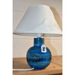 A SMALL VINTAGE ITALIAN BITOSSI CERAMIC TABLE LAMP, Rimini blue design, height of body 15.5cm (1) (